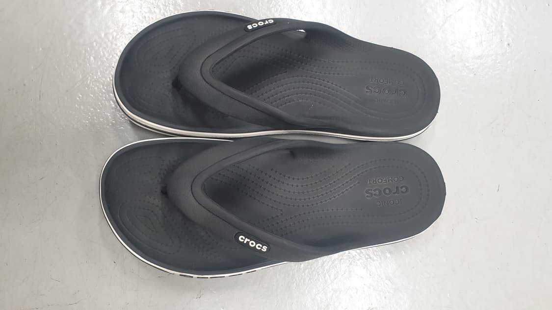 크록스 검정 쪼리 샌들  M8W10 상품이미지1