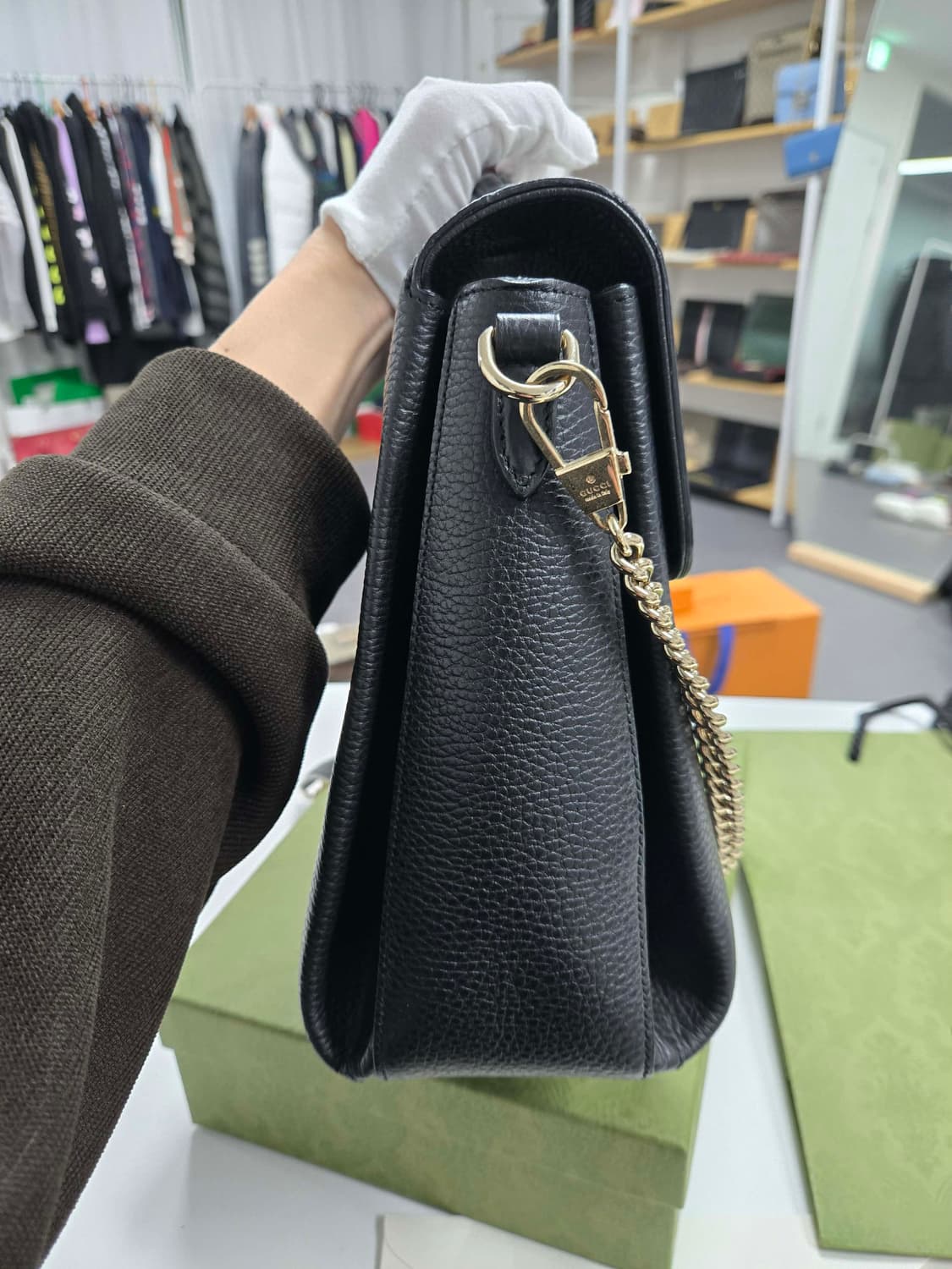 [40%할인] 구찌 인터로킹 탑핸들 라지백 상품이미지4