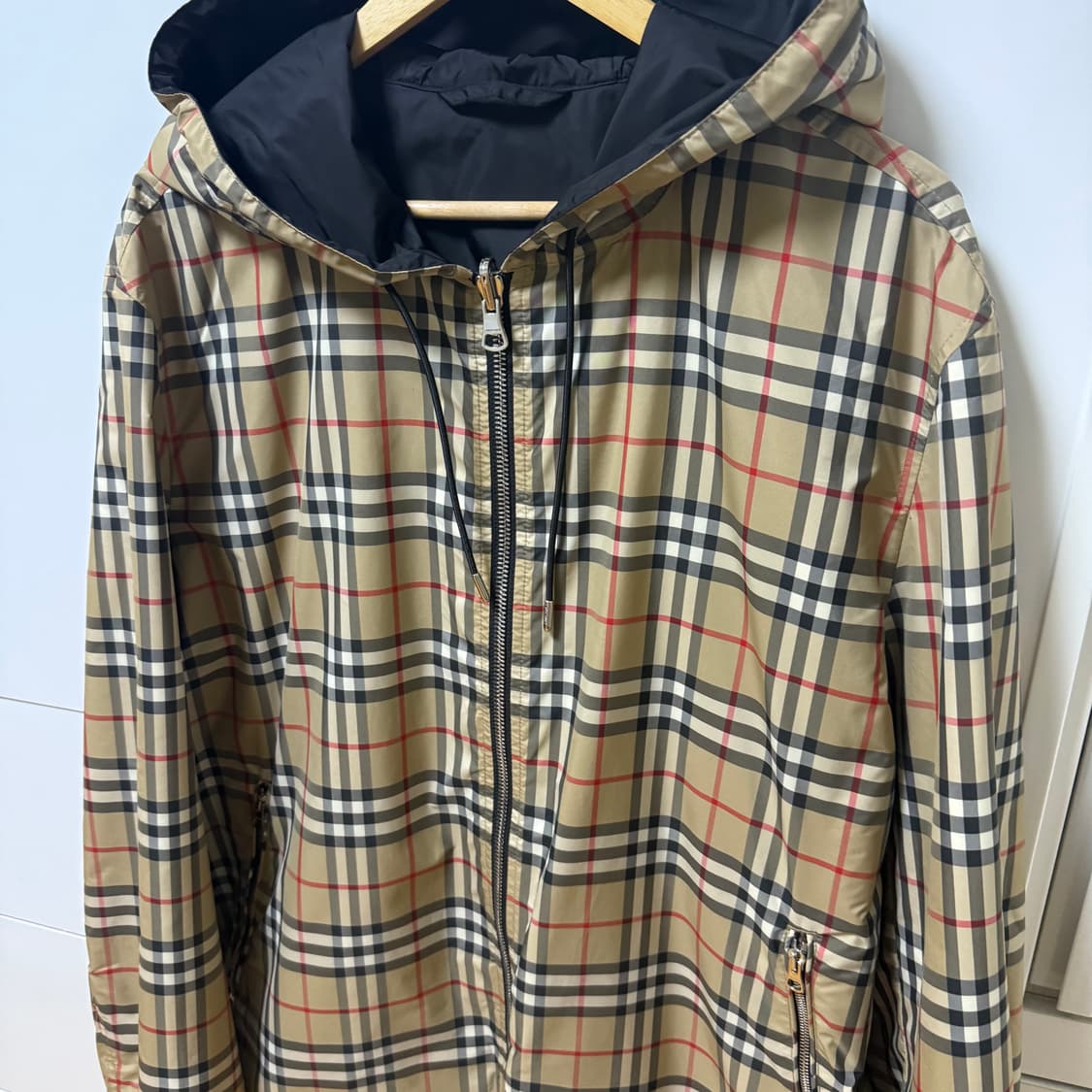 버버리 리버시블 체크 후드 바람막이 자켓
XL사이즈  상품이미지3