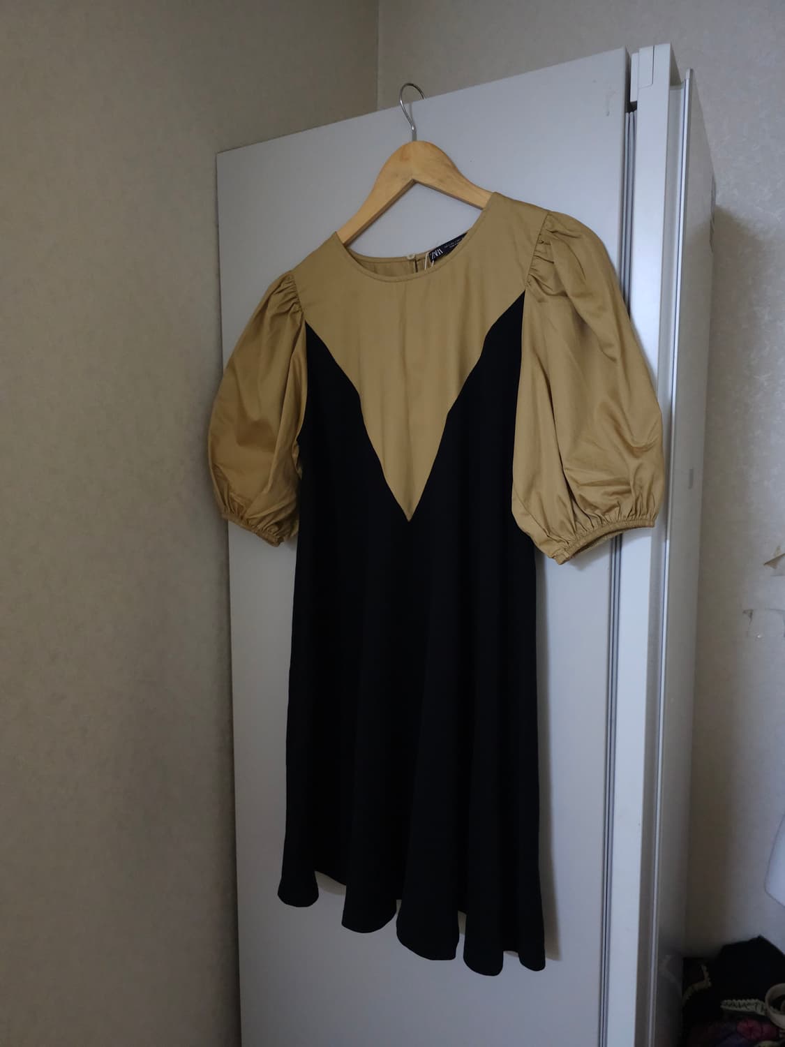 새상품)자라 ZARA 블랙/베이지 벌룬 원피스 상품이미지1