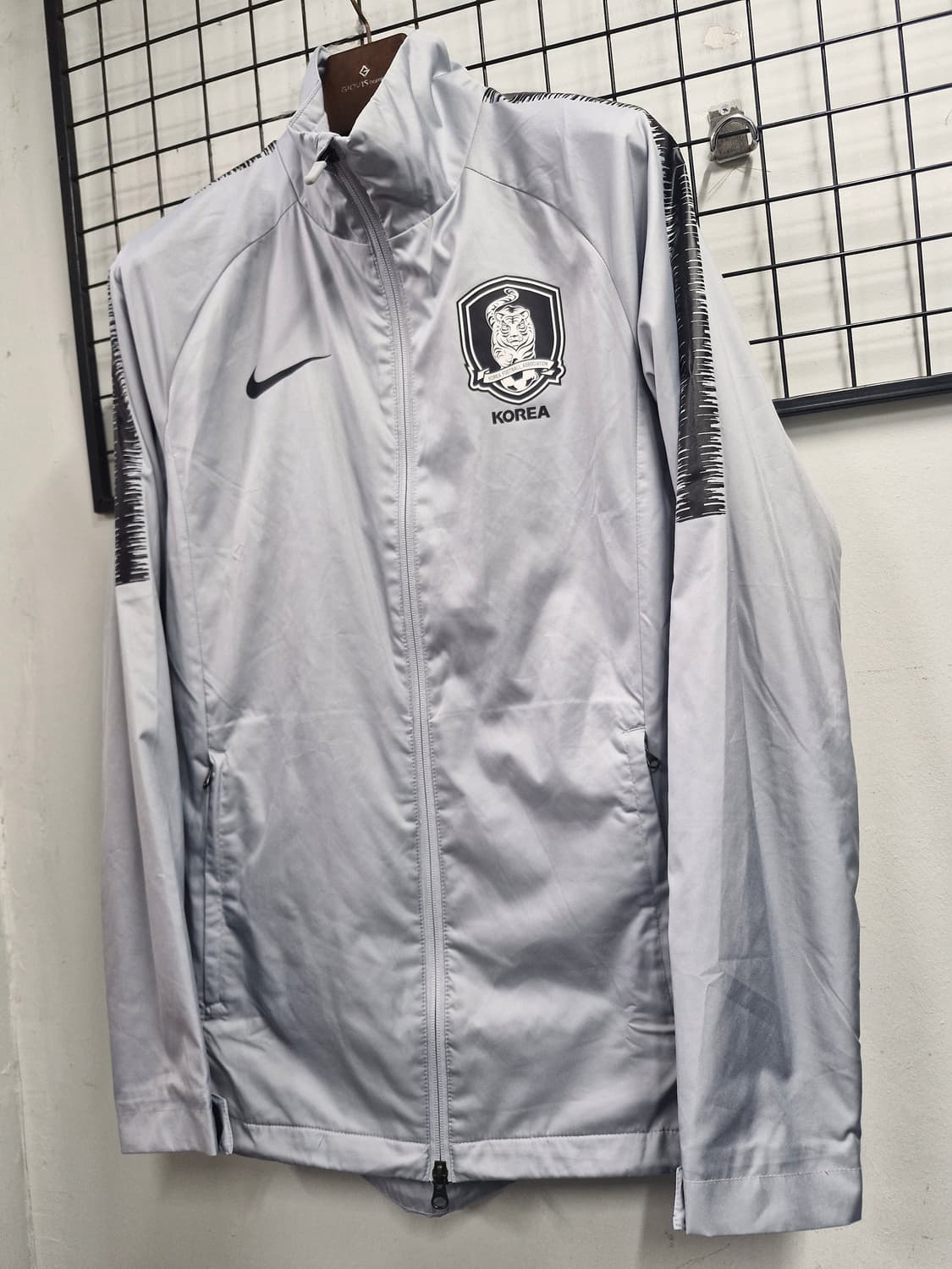 95M 나이키 축구 국가대표팀 바람막이 자켓. 상품이미지3
