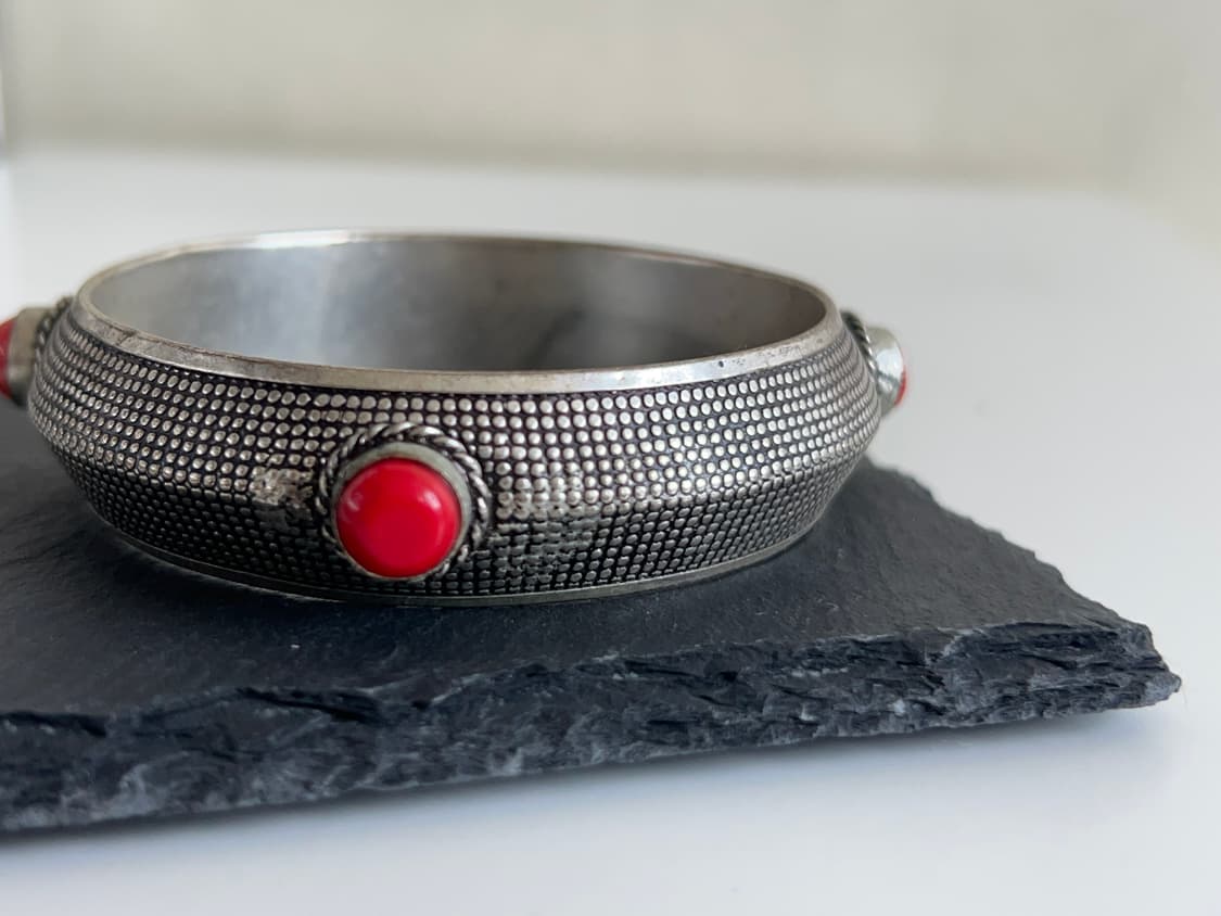 레드 젬스톤 텍스처 뱅글 상품이미지1