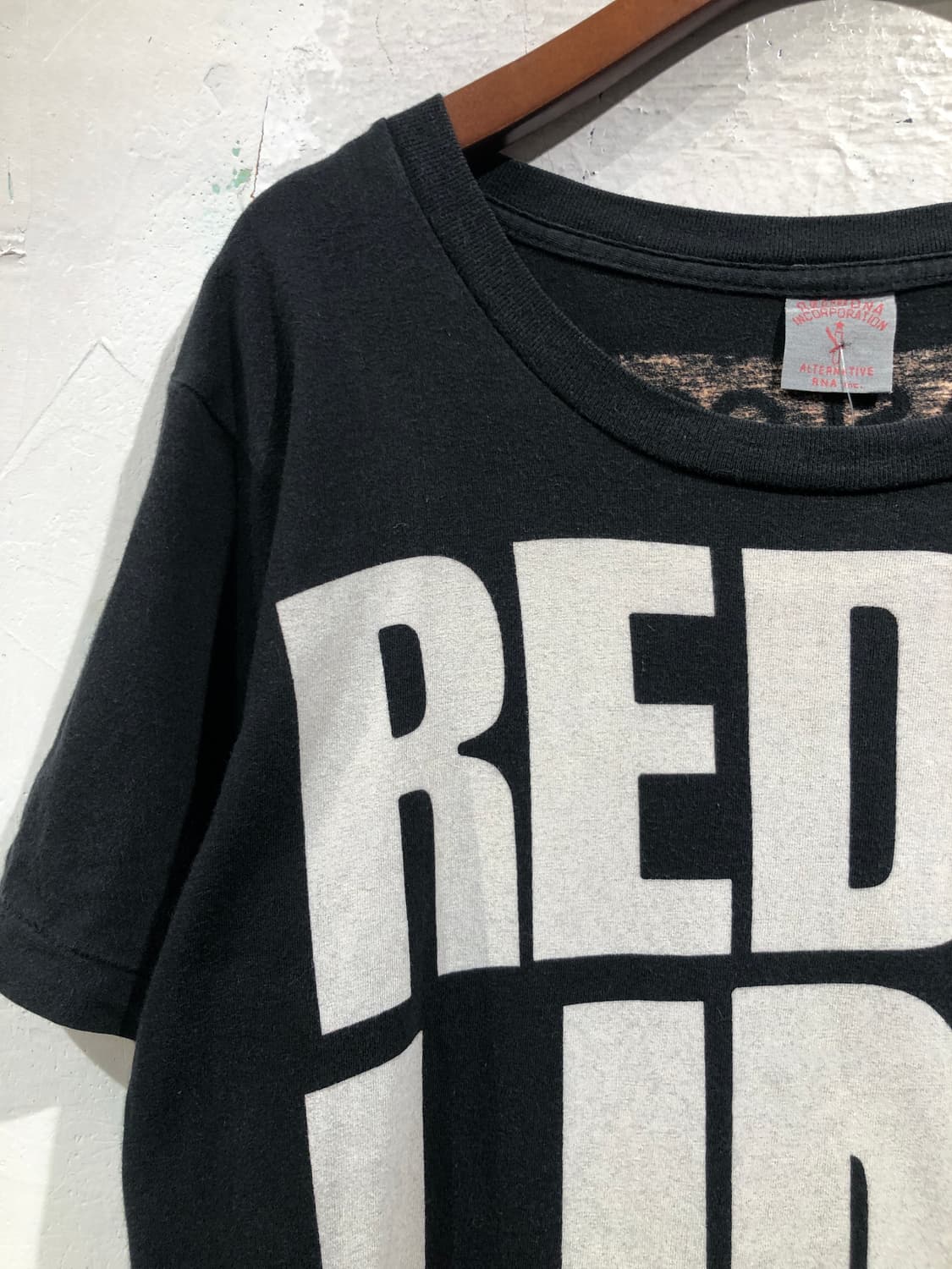 [2426]black red is lippy slogan t-shirt 상품이미지3