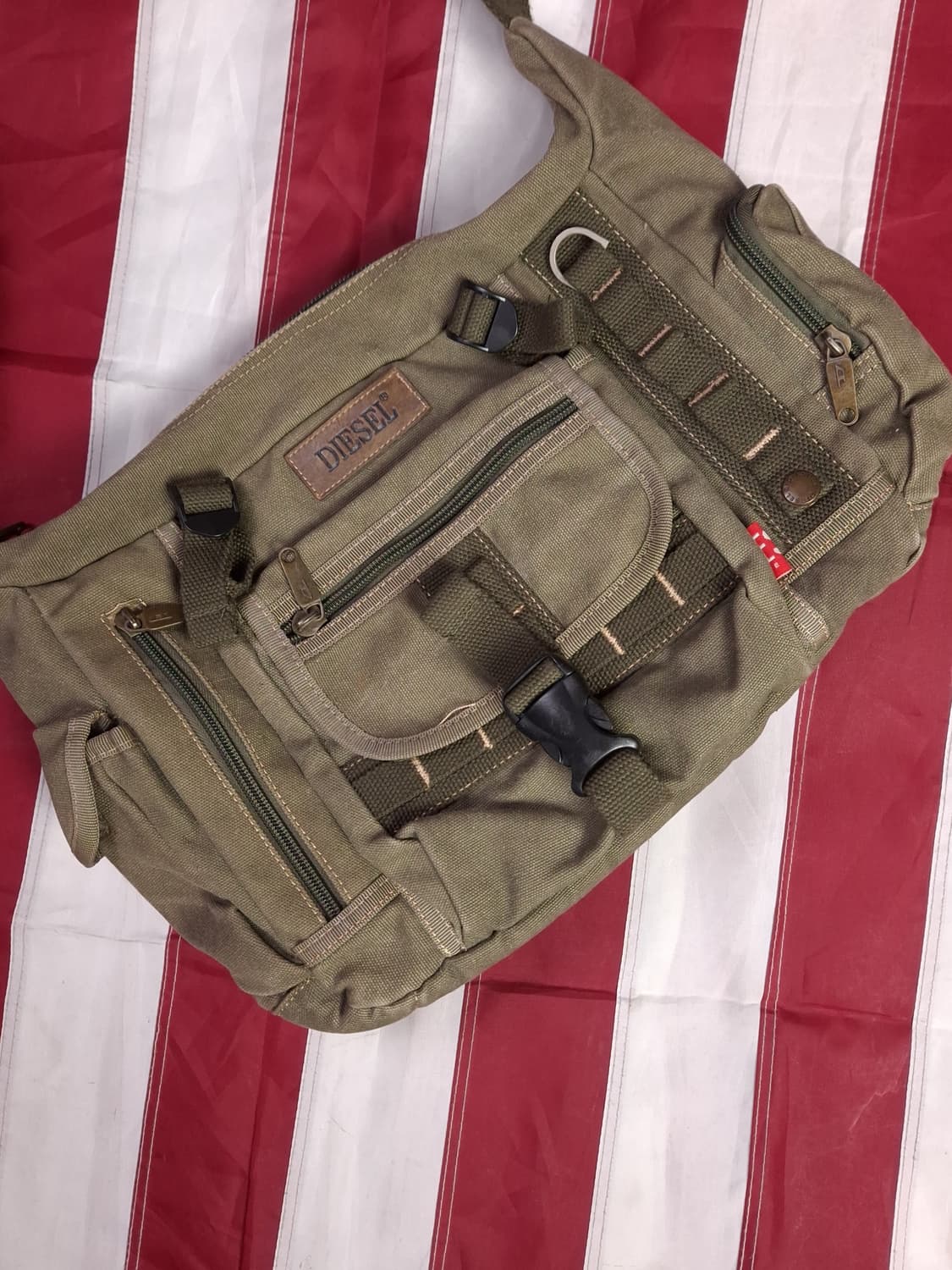 새제품급 오리지날 디젤 밀리터리  크로스백 상품이미지2