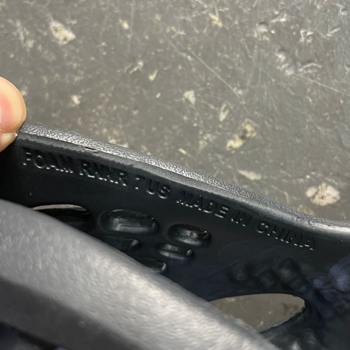 250 아디다스 이지 폼 러너  상품이미지7