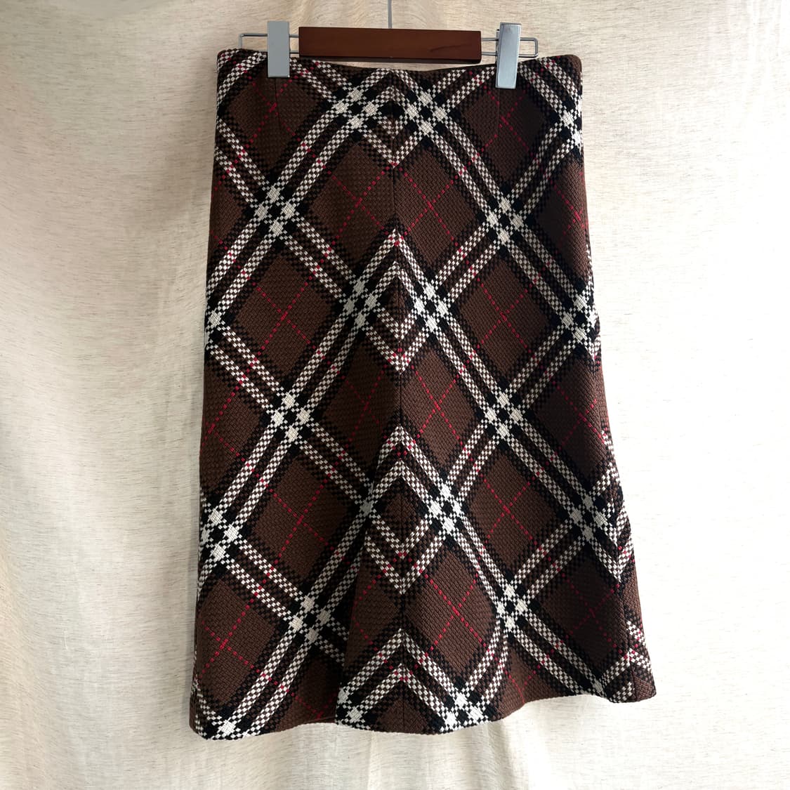 Burberry skirt 버버리 로우웨이스트 미디 스커트 상품이미지1