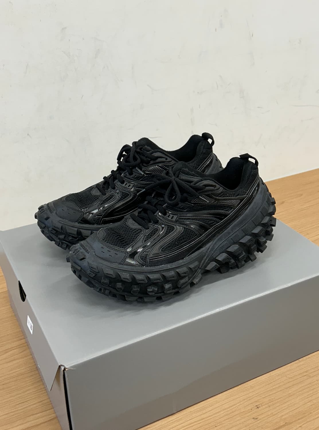 발렌시아가 디펜더 블랙 상품이미지2