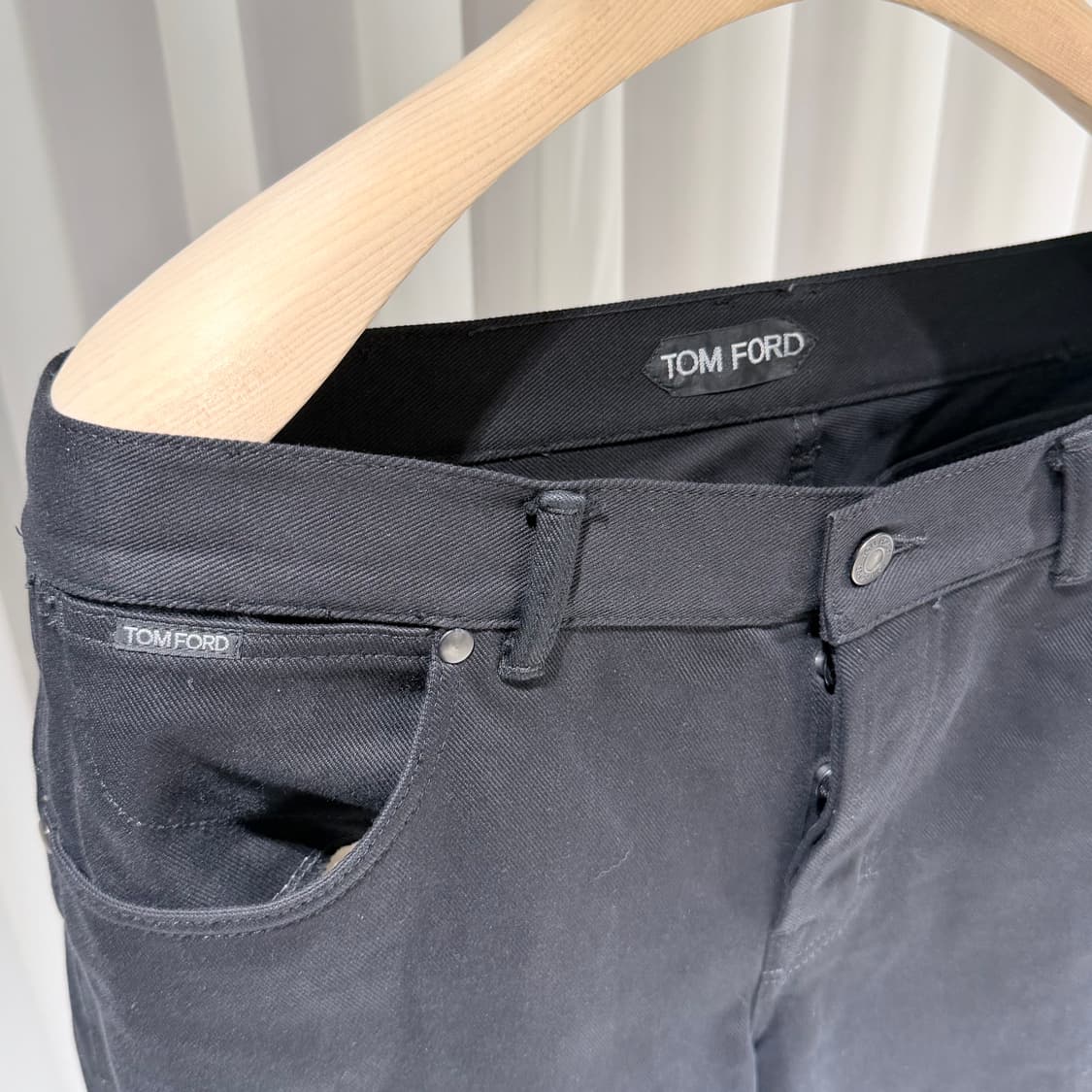 (A+/36) / 톰포드 로고패치 블랙 데님 팬츠 상품이미지4