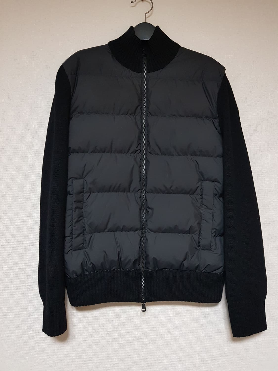 몽클레어 니트 패딩 가디건 블랙 25FW 상품이미지2