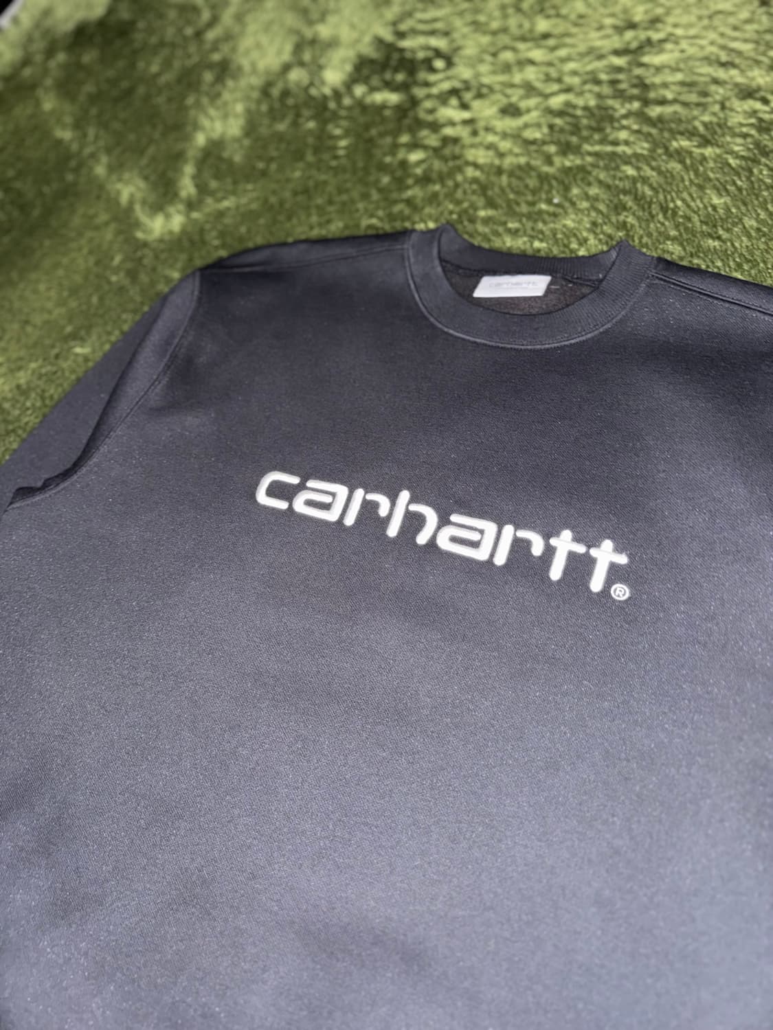 칼하트 WIP 엠브로이더리 소프트 터치 스웻셔츠 블랙 상품이미지2