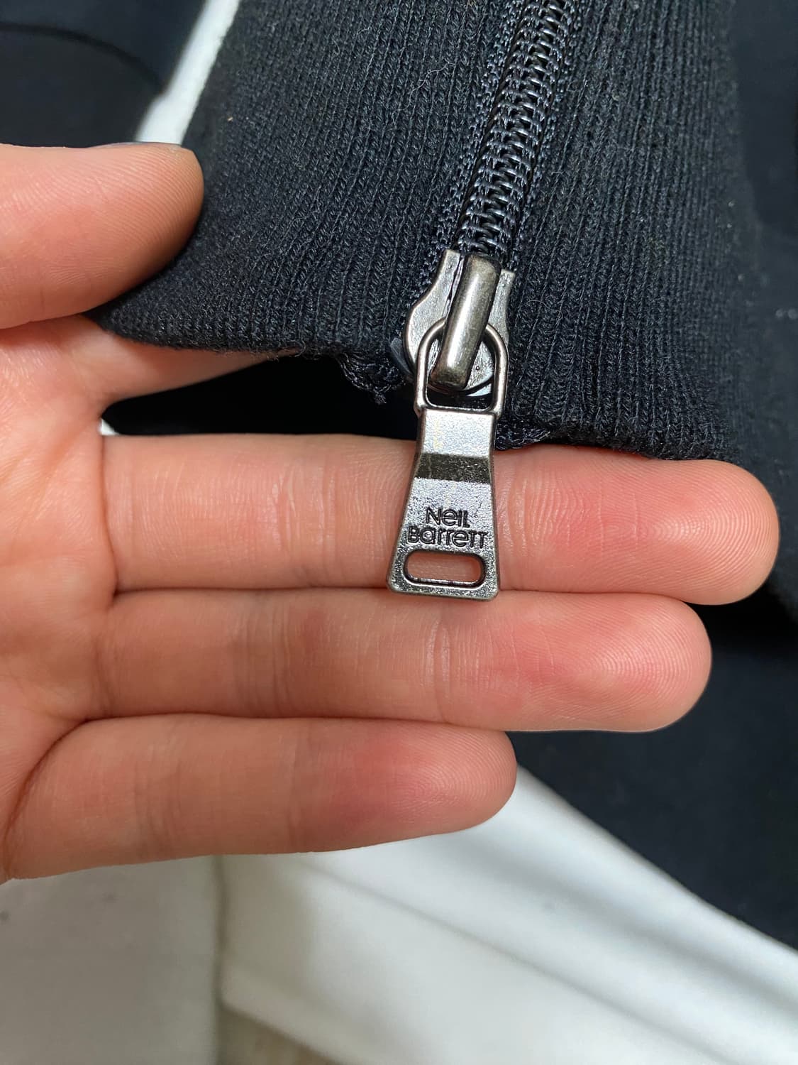 닐바렛 블랙라이트닝 블랙 후드티셔츠 상품이미지3