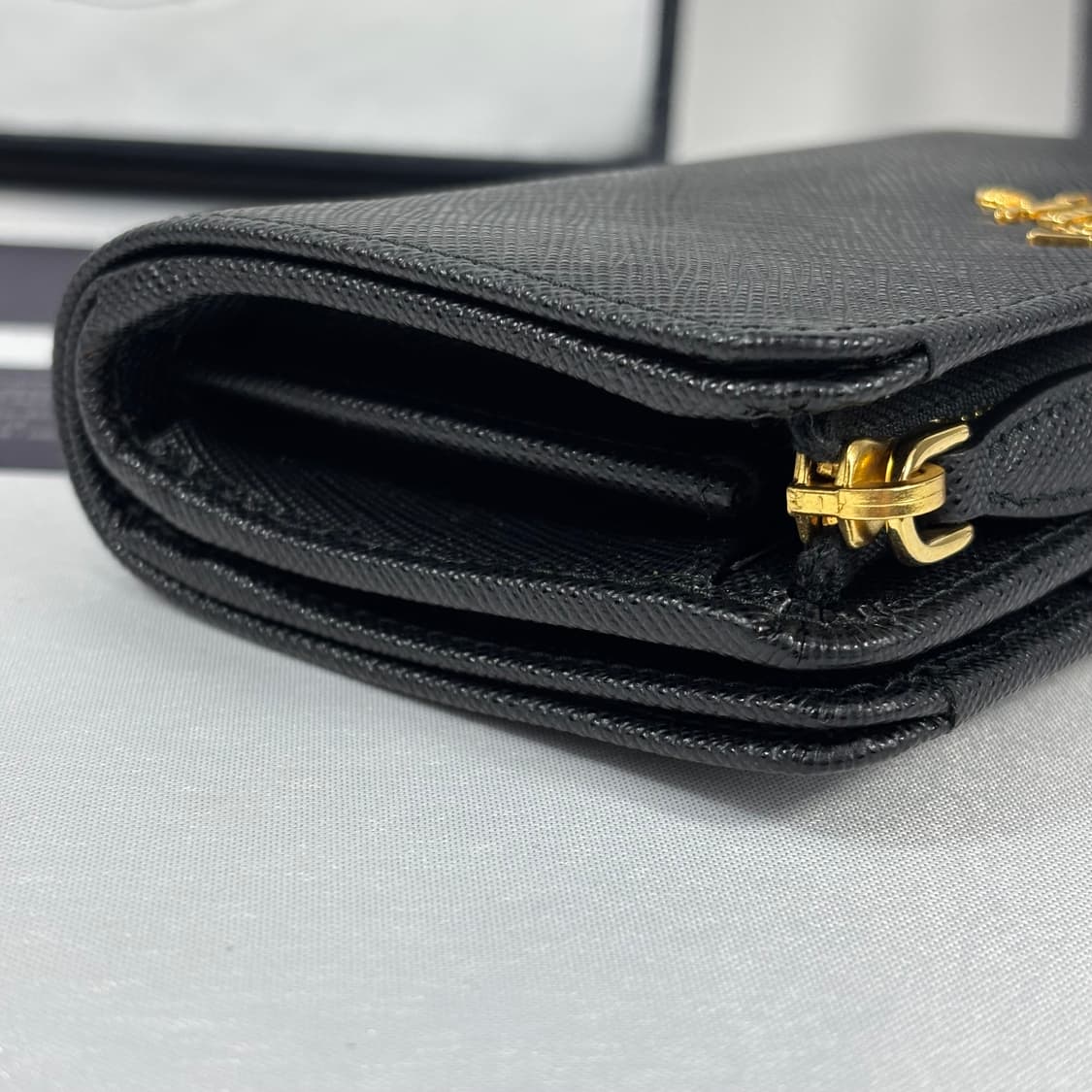 (새상품,풀구성)프라다 사피아노 레더 중지갑 블랙 1ML225 상품이미지6