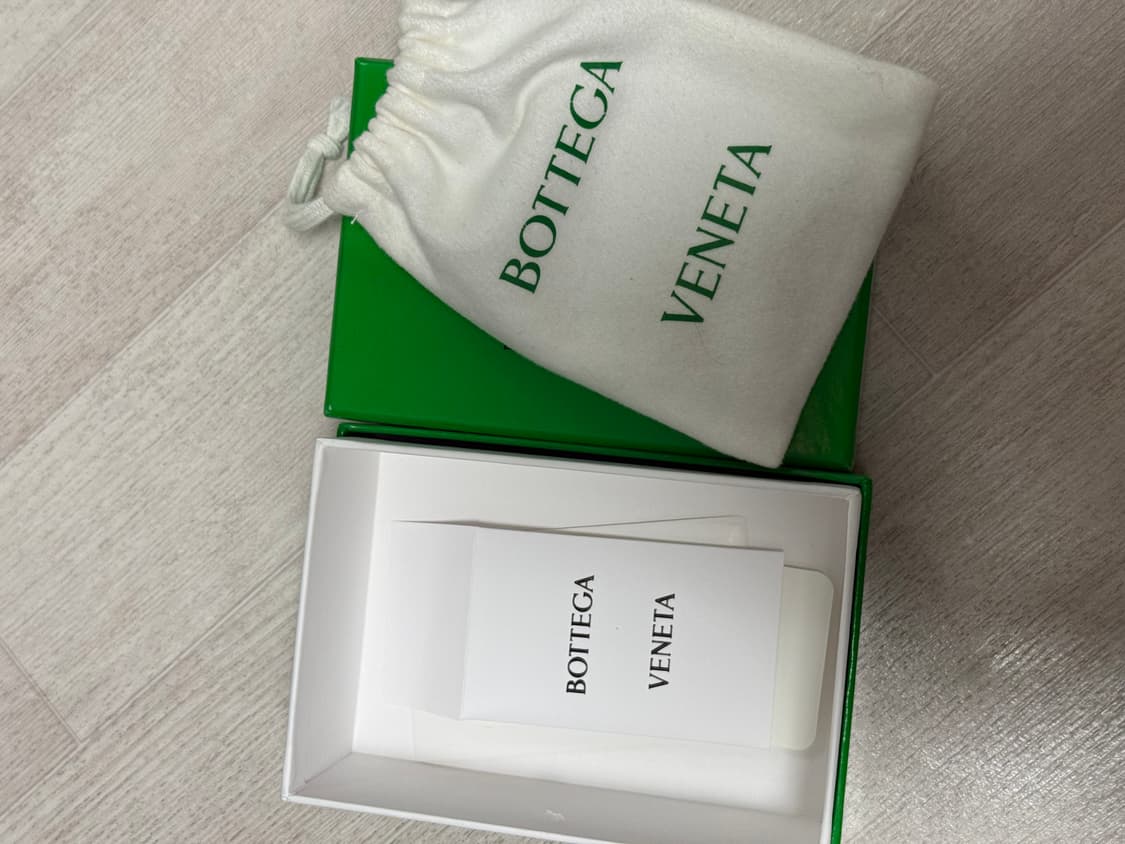 보테가베네타 플랩 카드 케이스 블랙 S급 중고⭐️ 상품이미지2