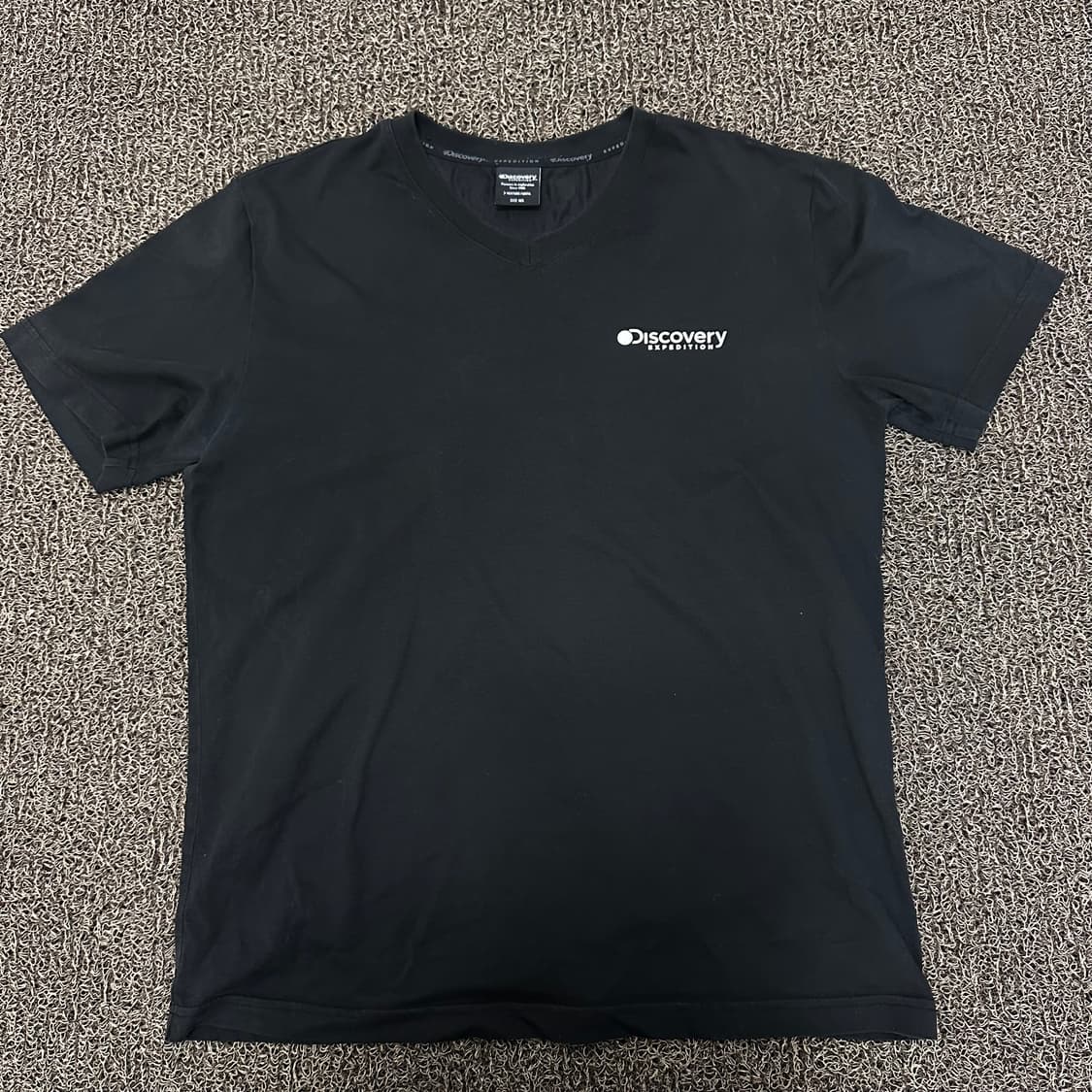 디스커버리 반팔티셔츠 블랙 105(XL) 상품이미지1