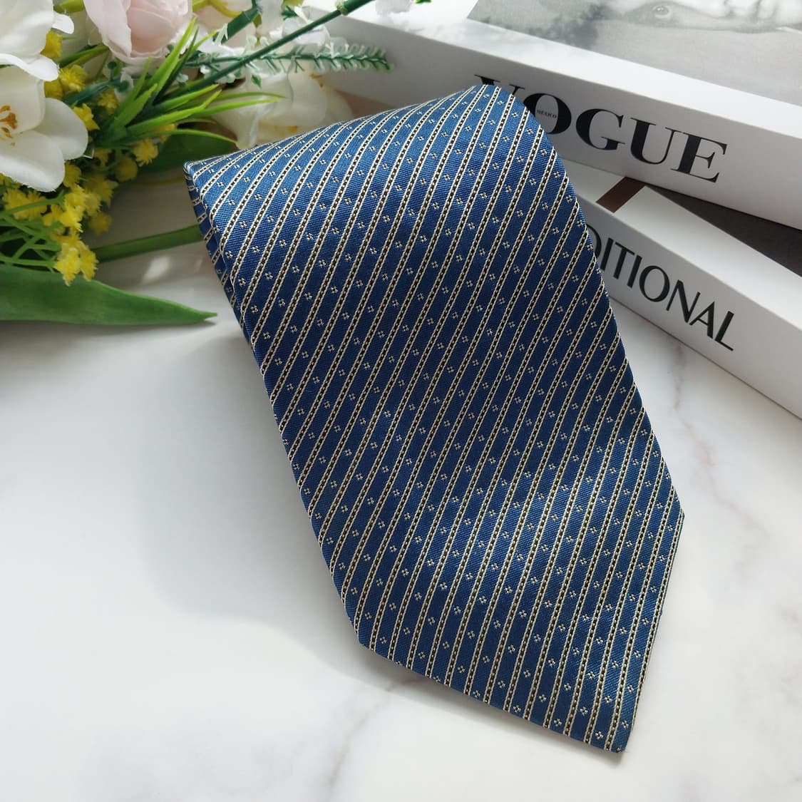 니나리치 실크 블루 스트라이프 넥타이 9cm B등급 K915
 상품이미지2