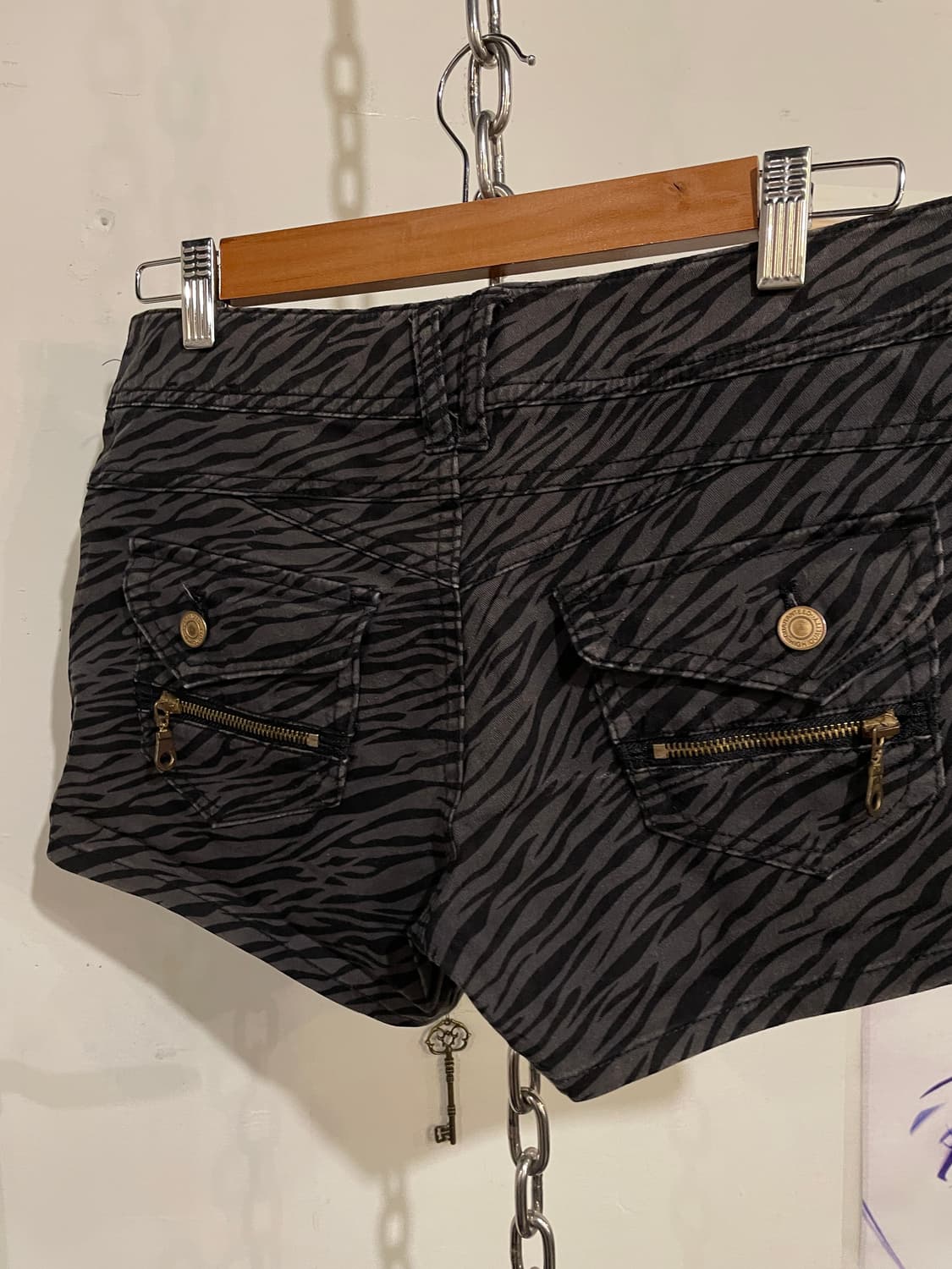 지브라 패턴 금장 버튼 그레이 숏팬츠 갸루 상품이미지7