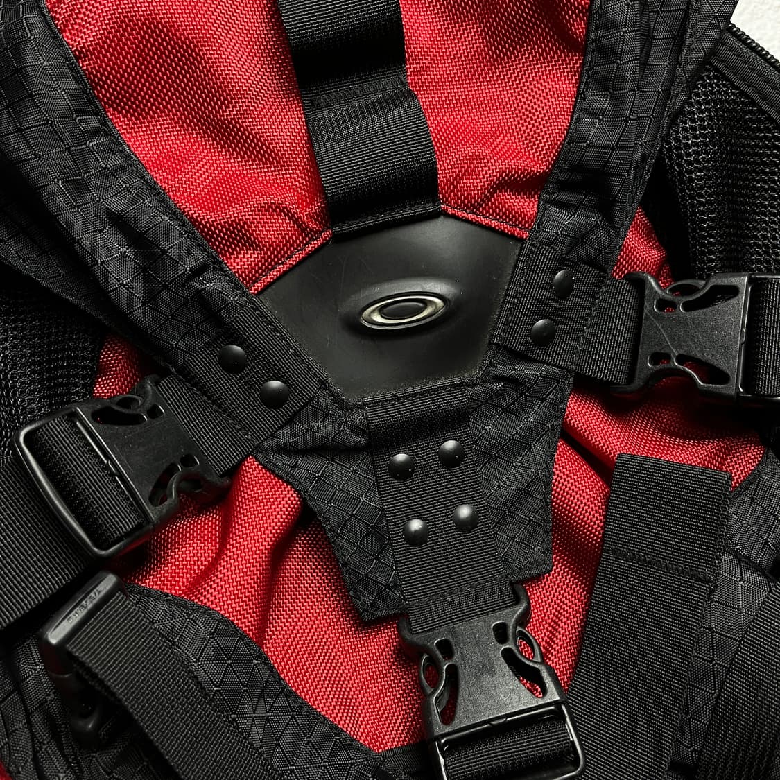 Vintage 00s Oakley Icon Backpack 2.0 상품이미지3