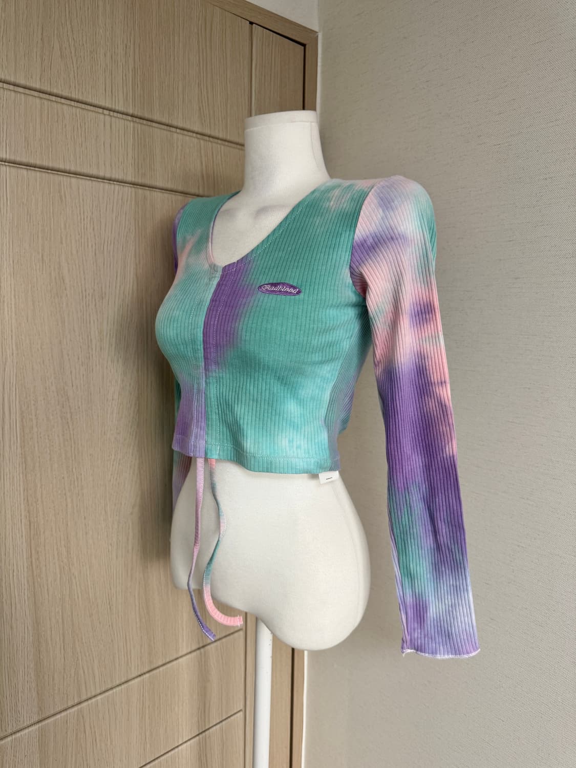 배드블러드) 타이다이 크롭 셔링 긴팔티 상품이미지2