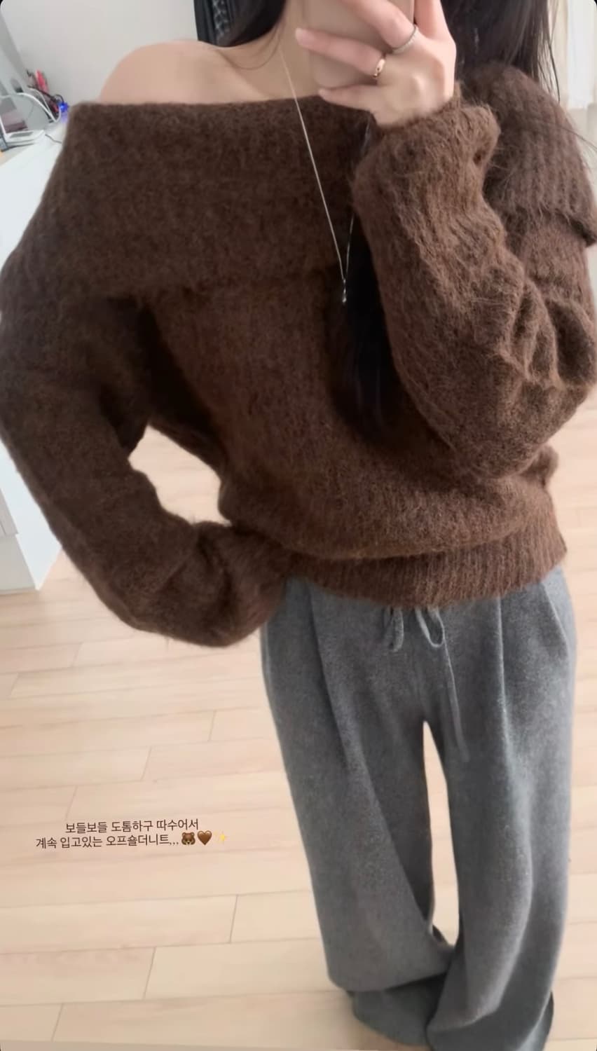 (새상품)누아누아 윈터 보들 오프숄더 니트 상품이미지7