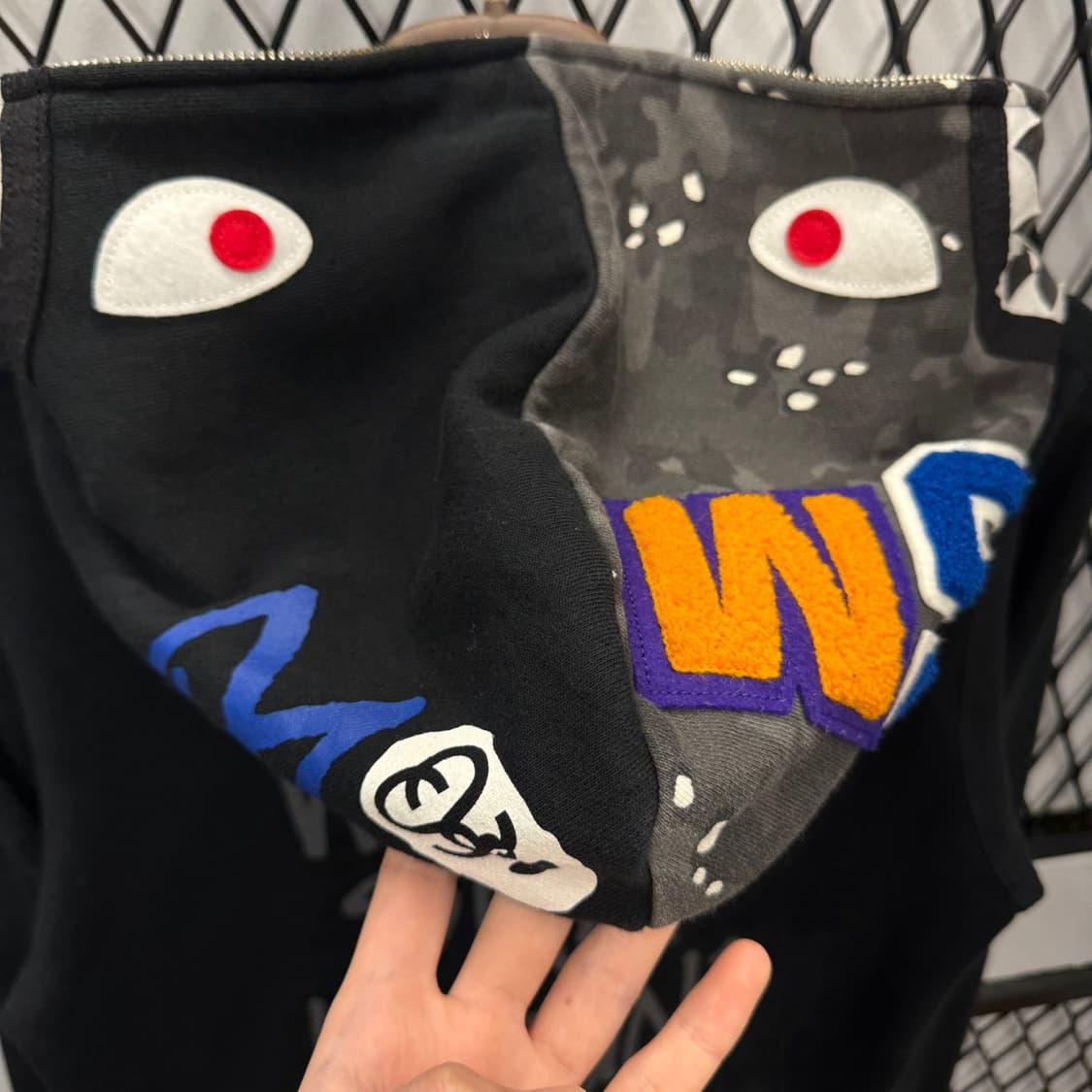 10F/W 베이프 X 스투시 샤크 후드 집업 30주년 기념 콜라보 블랙 상품이미지6