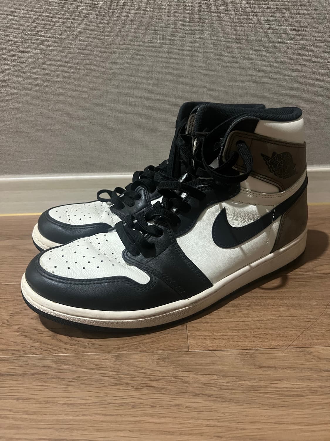 나이키 조던1 레트로 하이 모카 상품이미지4