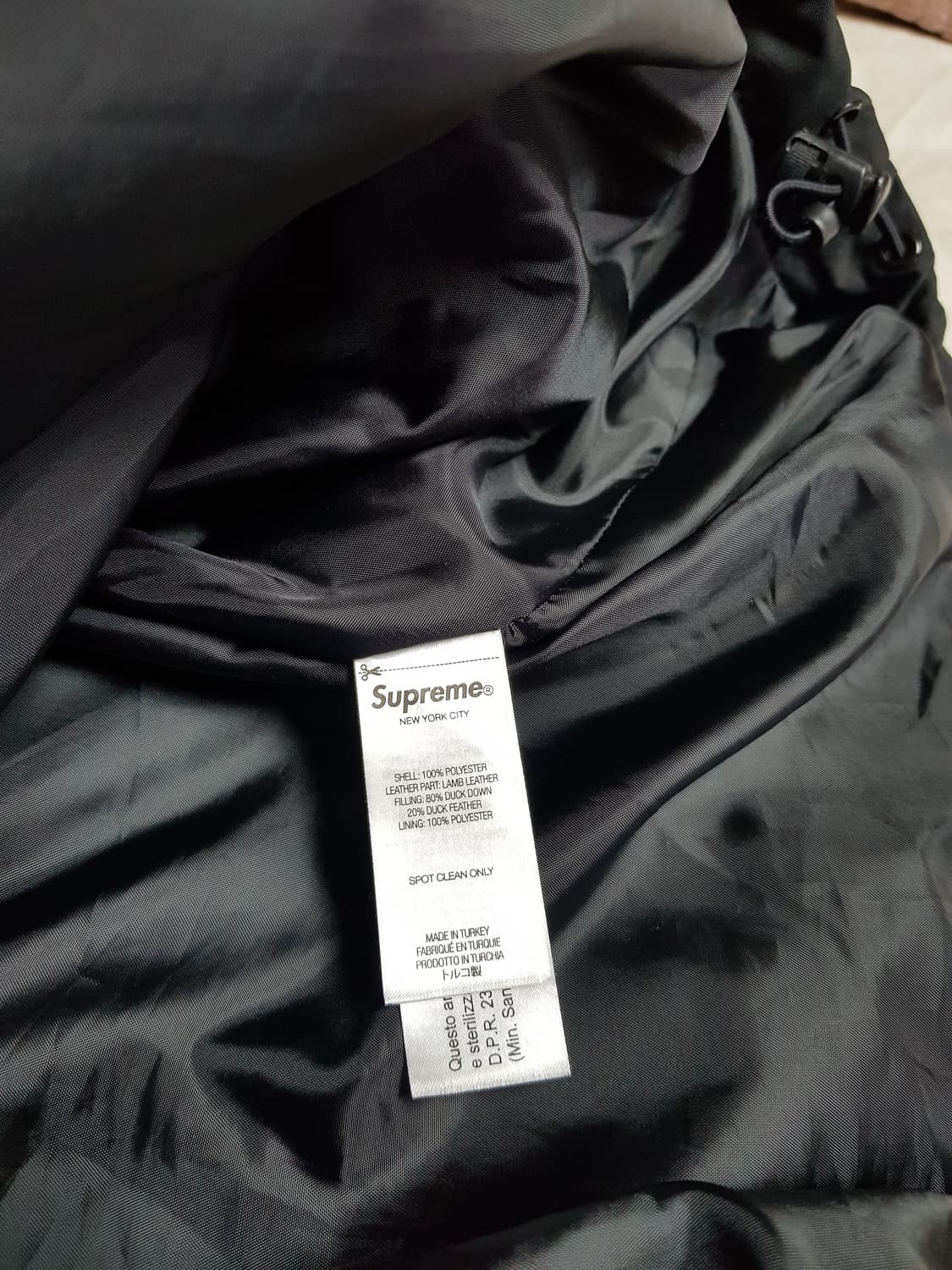 슈프림 스타 슬리브 다운 퍼퍼 패딩 블랙 23FW 상품이미지7