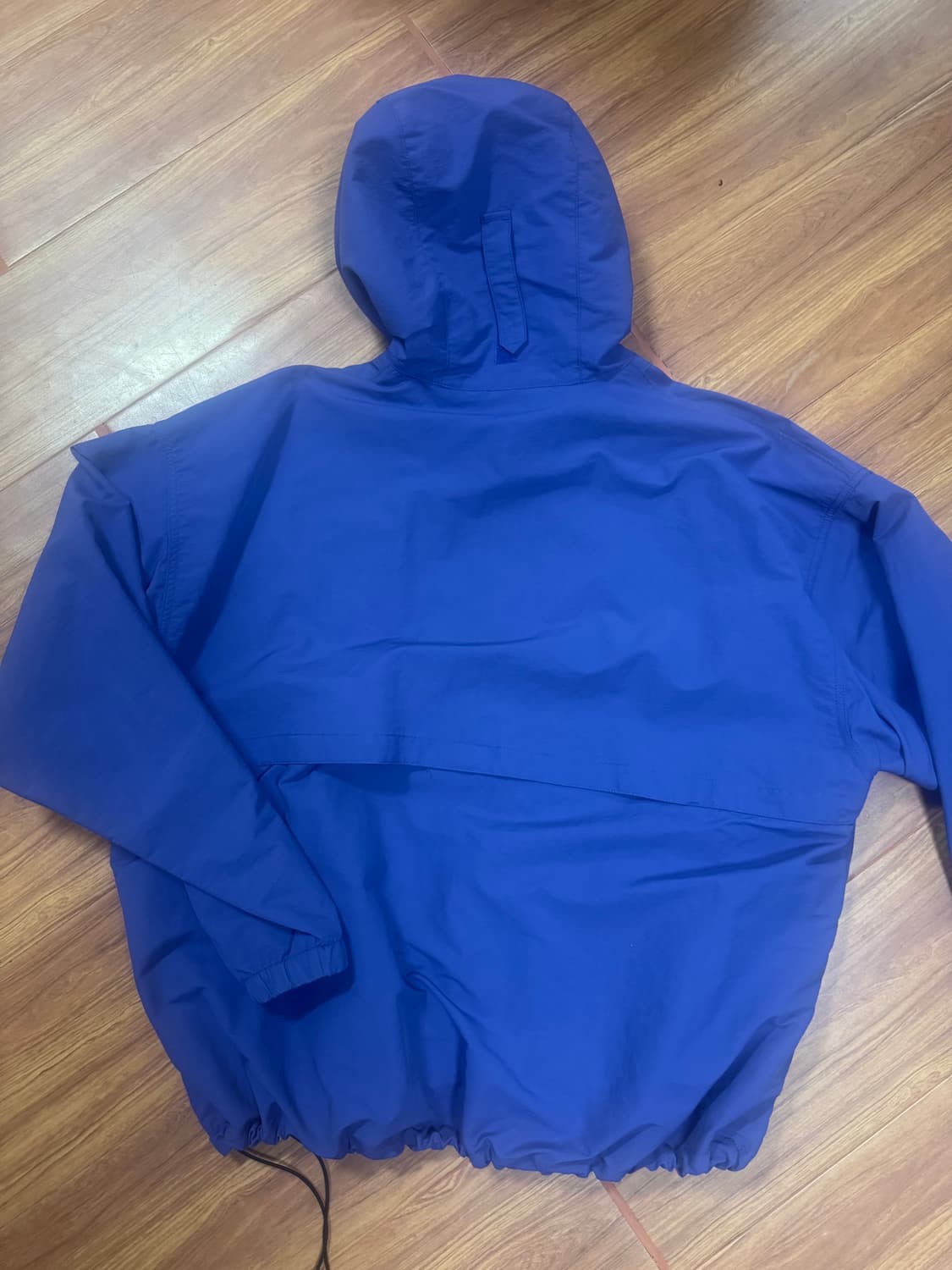 그라미치X인세인게러지 아노락 바람막이 L 판매합니다. 상품이미지2