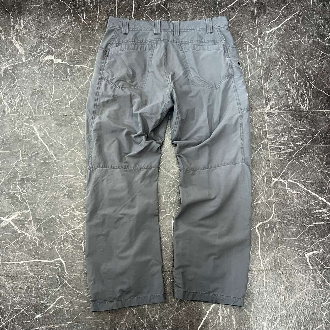 아크테릭스 로고 기능성 쉘 스트레이트 팬츠 상품이미지5