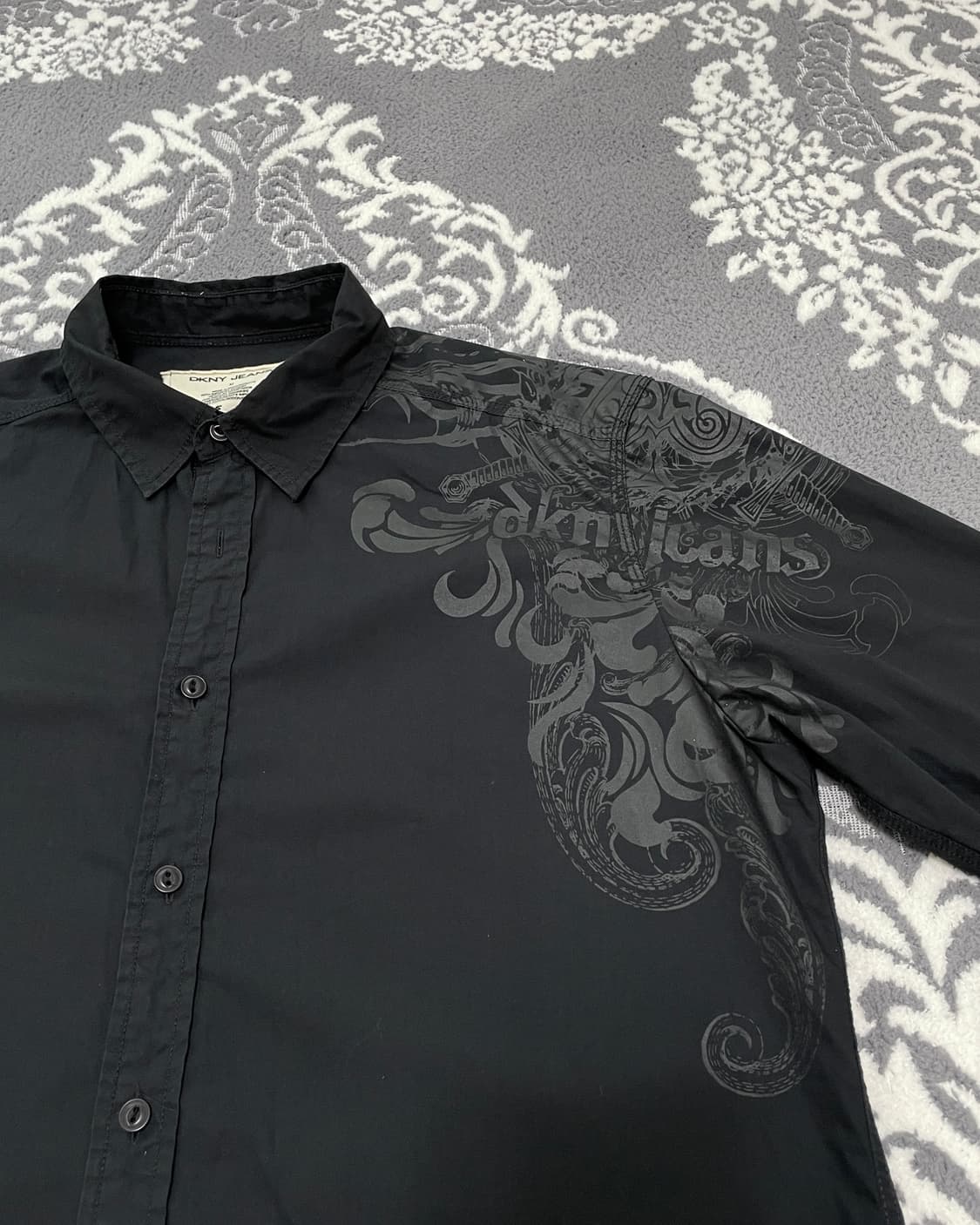 DKNY Black Graphic Shirt 상품이미지2