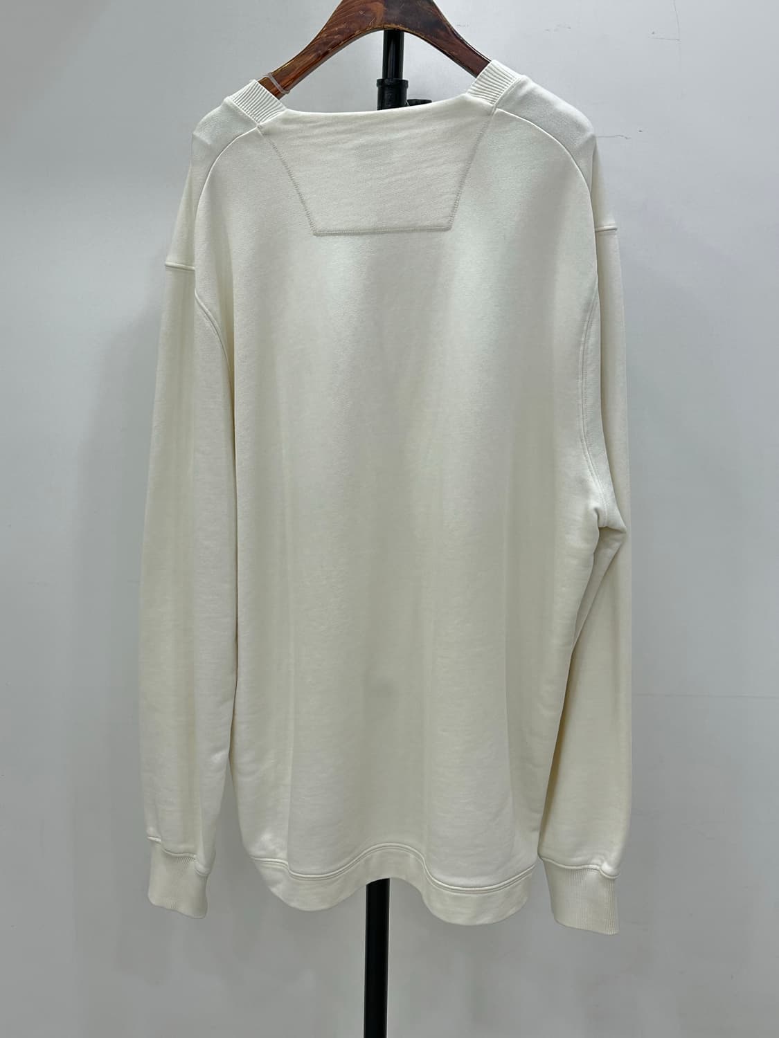 cp컴퍼니 맨투맨 상품이미지3