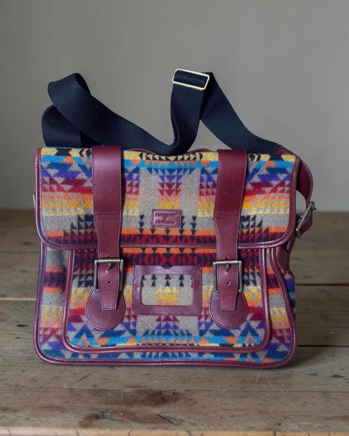 닥터마틴 x 펜들턴 콜라보레이션 네이티브 아메리칸 사첼백 상품이미지1