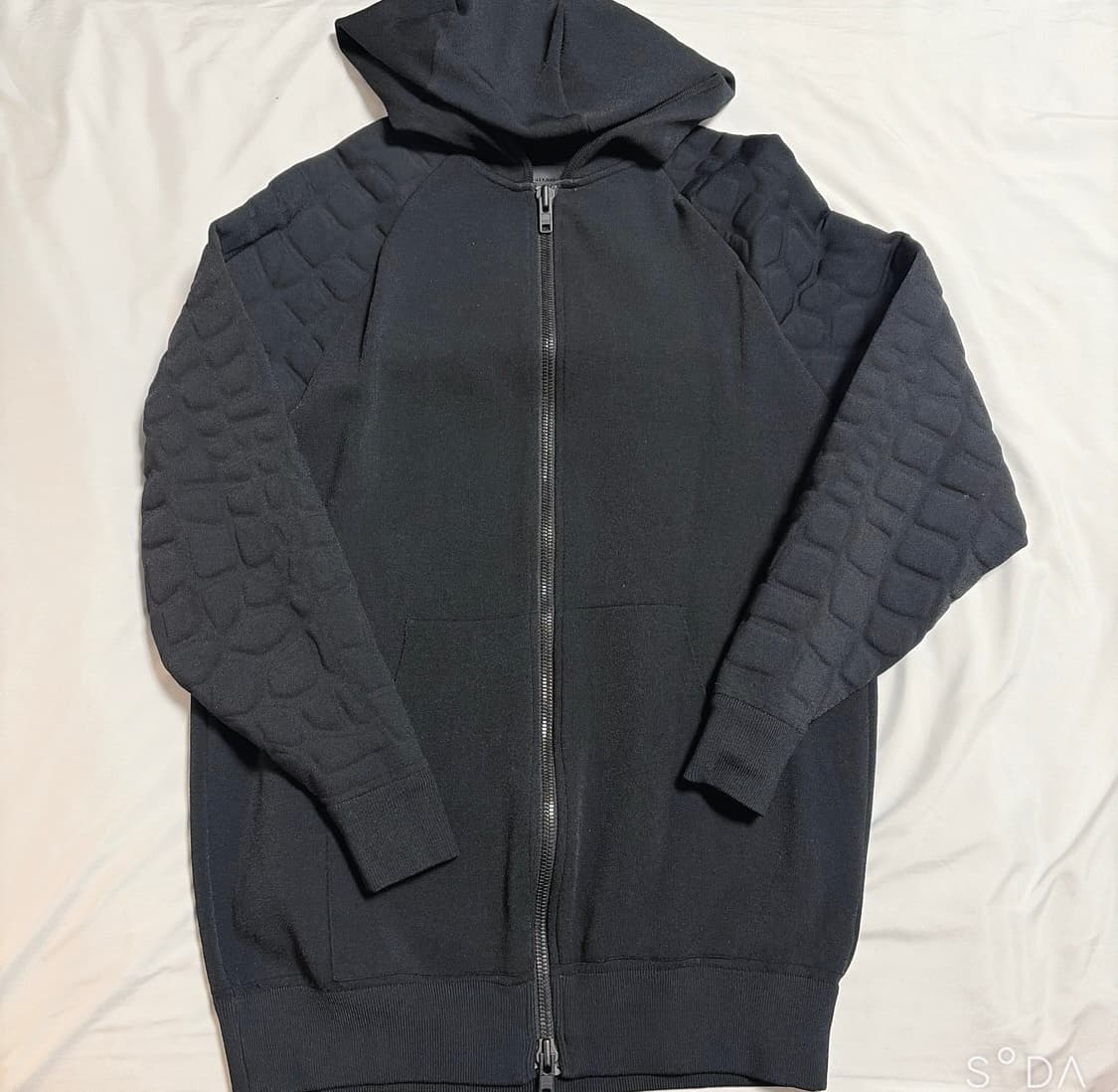 알렉산더왕 x h&m 엠보싱 후드집업 상품이미지1