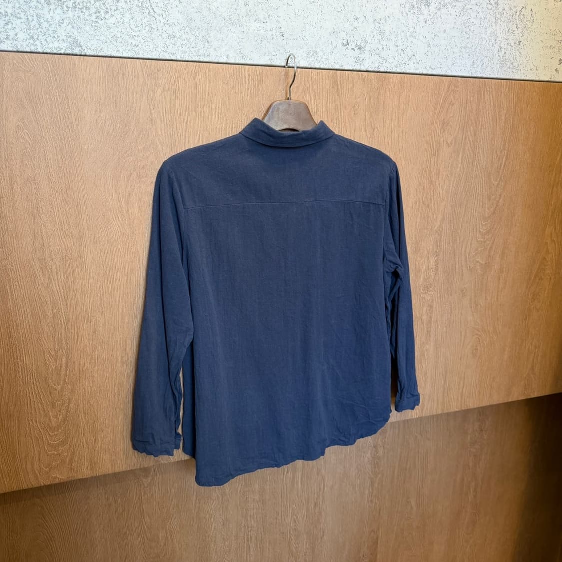 빈티지 코튼 셔츠 플라워 자수 패턴 디테일 레귤러핏 네이비 상품이미지2