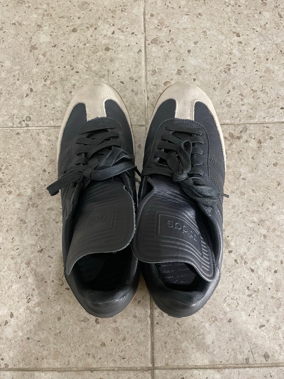 아디다스 퍼렐 윌리엄스 휴먼레이스 삼바 270 상품이미지3