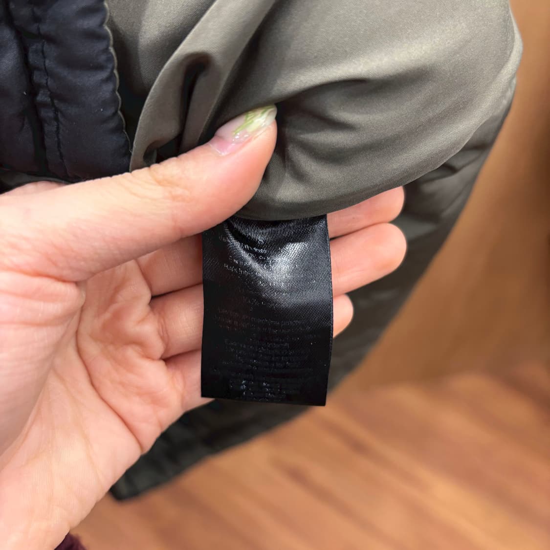 쟈딕 앤 볼테르 후드 패딩 코트 사이드 포켓 디테일 레귤러핏 블랙 상품이미지7