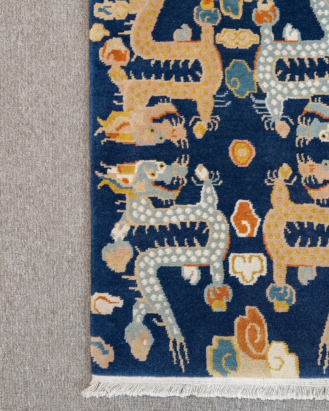 Tibetan Cardinal Dragons Rug 상품이미지6