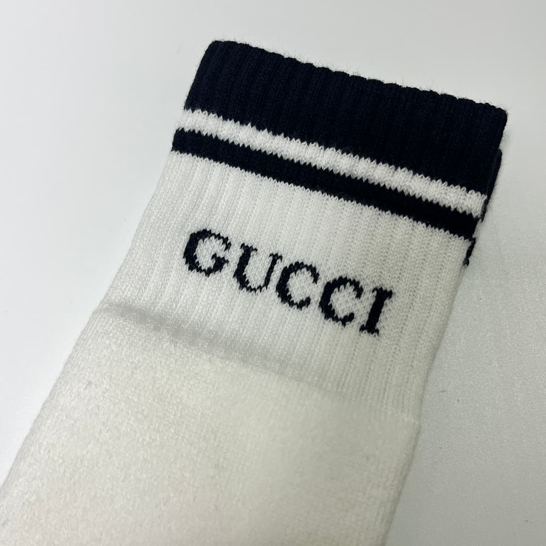 새상품 구찌 양말 로고 화이트 & 블랙 코튼 삭스 상품이미지5