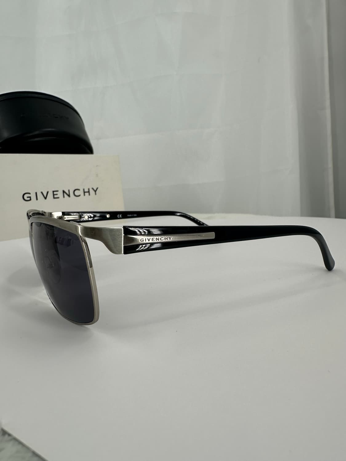 [새상품 무료배송] 정품 지방시 Made in Italy 선글라스 상품이미지4