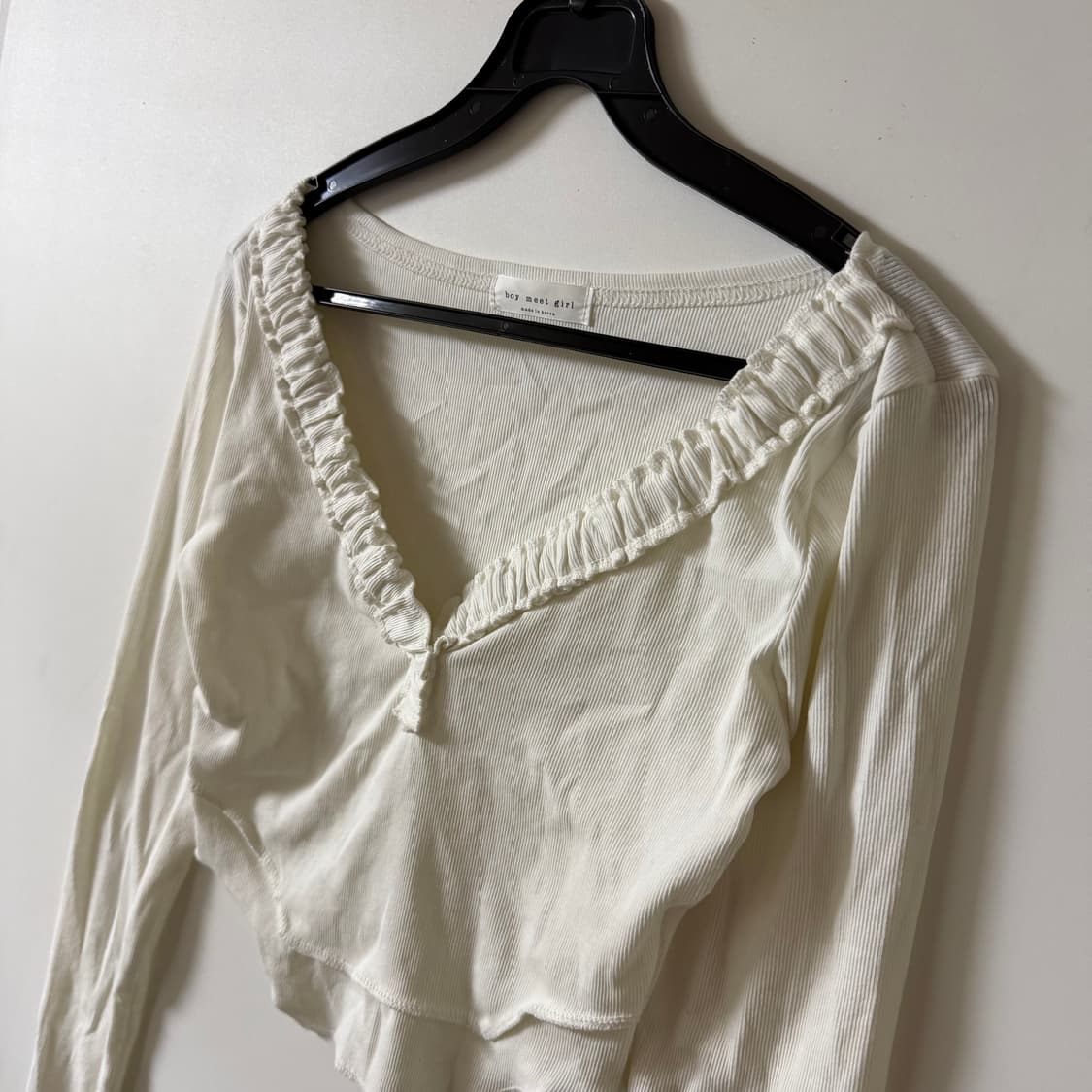 새상품 여자 프릴 크롭 긴팔티 상품이미지4