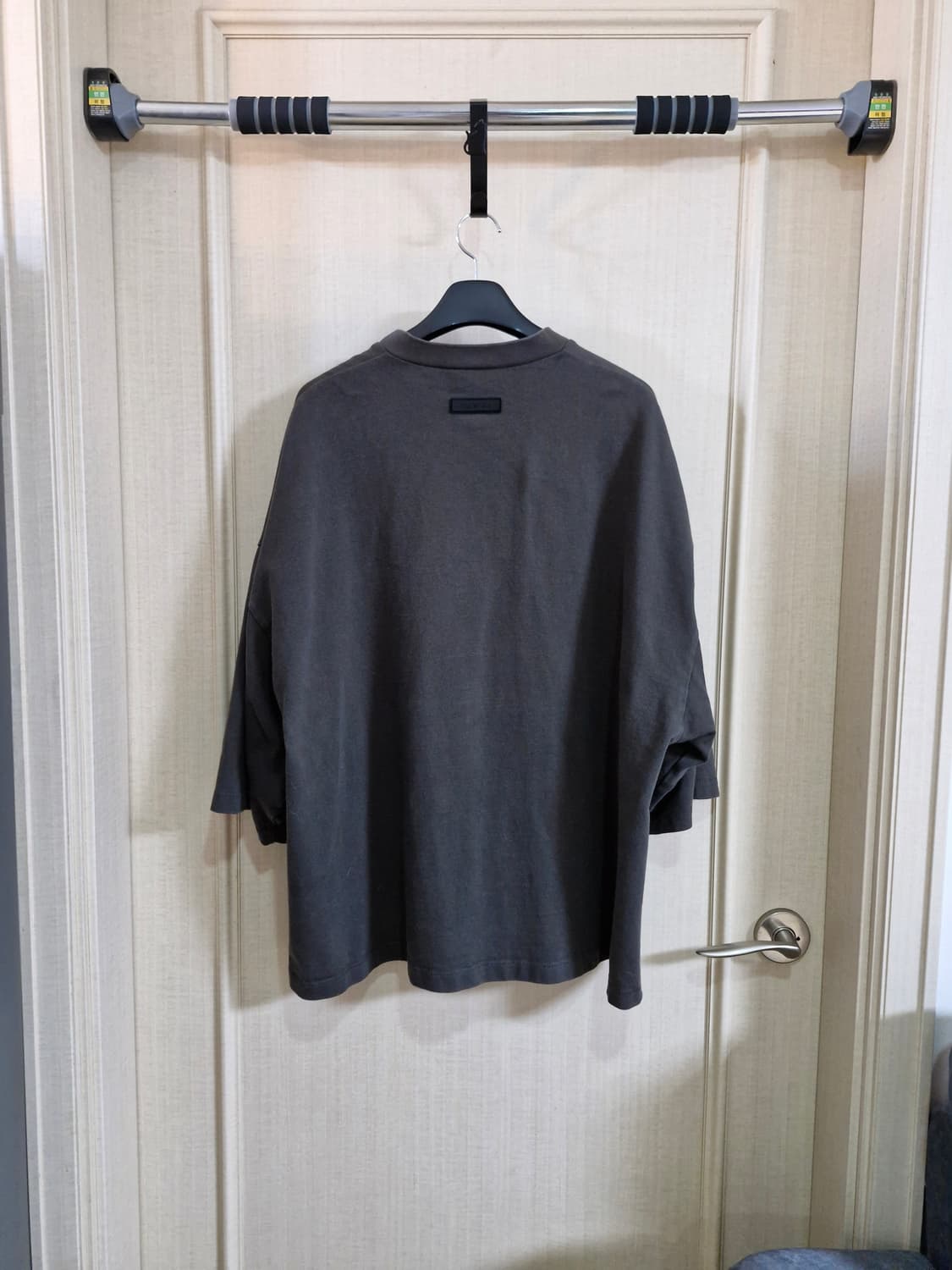 피어오브갓 에센셜 브이넥 긴팔 티셔츠 롱슬리브 차콜 L 상품이미지2