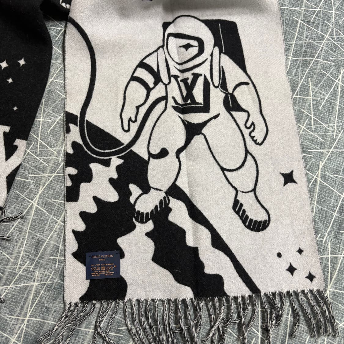(정품) 루이비통 LV 모노그램 우주인 캐시미어 머플러 상품이미지3