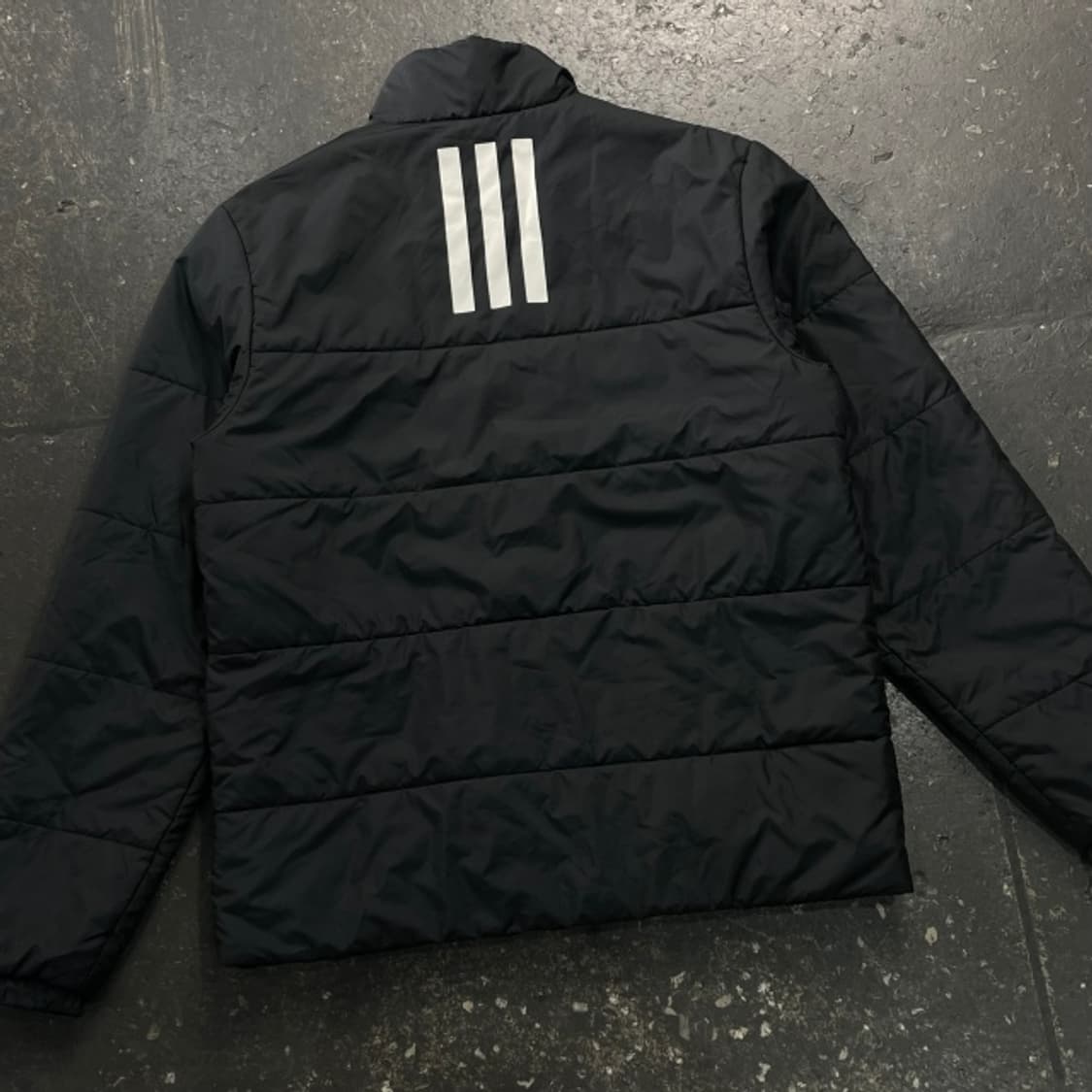 100 아디다스 경량패딩 상품이미지5