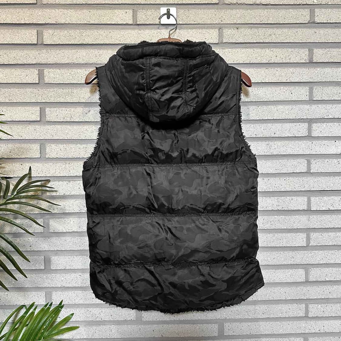 USA VINTAGE 패딩 조끼 쉐르파 안감 카모플라쥬 패턴 디테일 블랙 상품이미지2