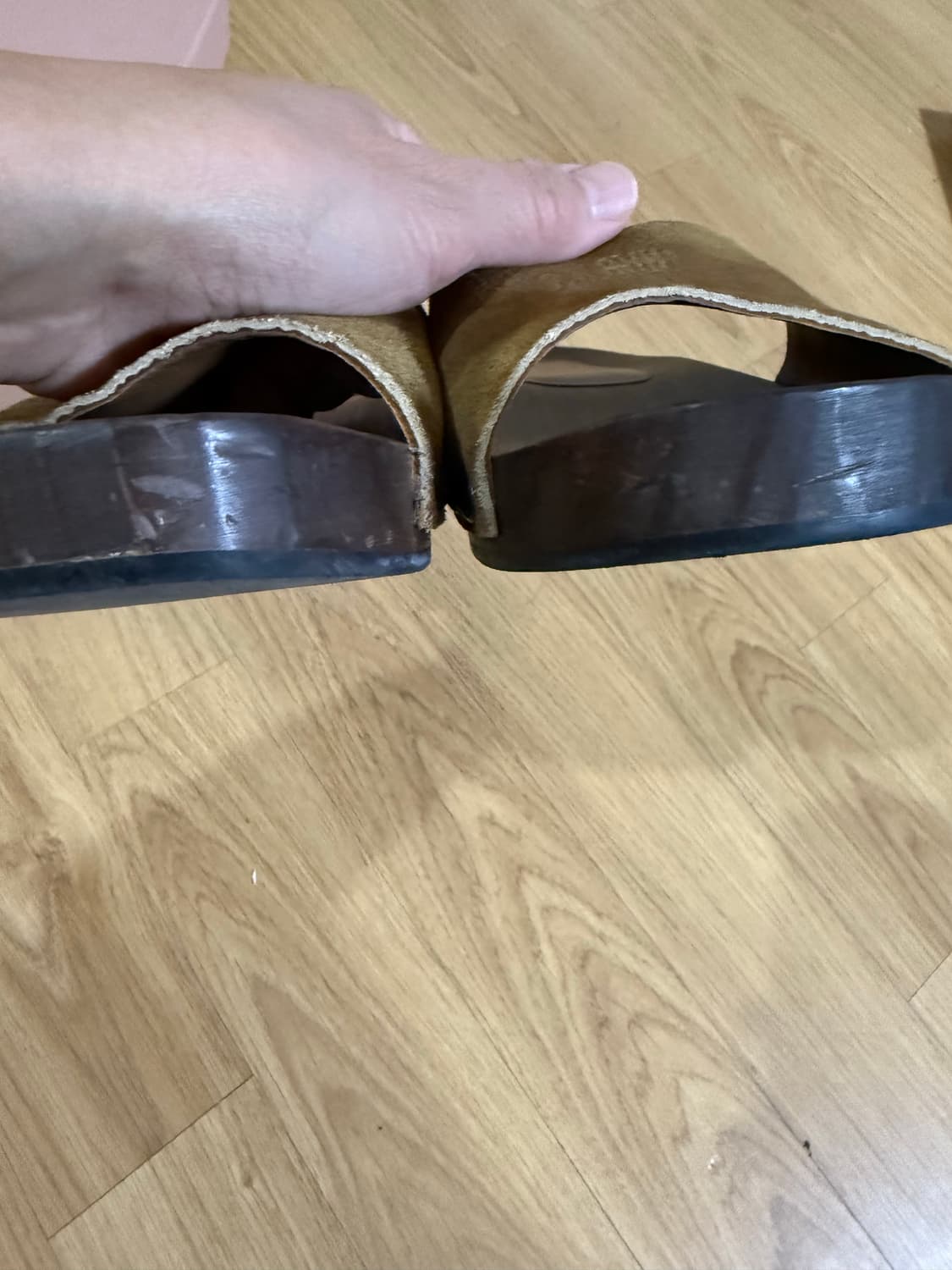 미우미우 25 SS 페이드 스웨이드 클로그 샌들 38 차정원 착용 상품이미지5