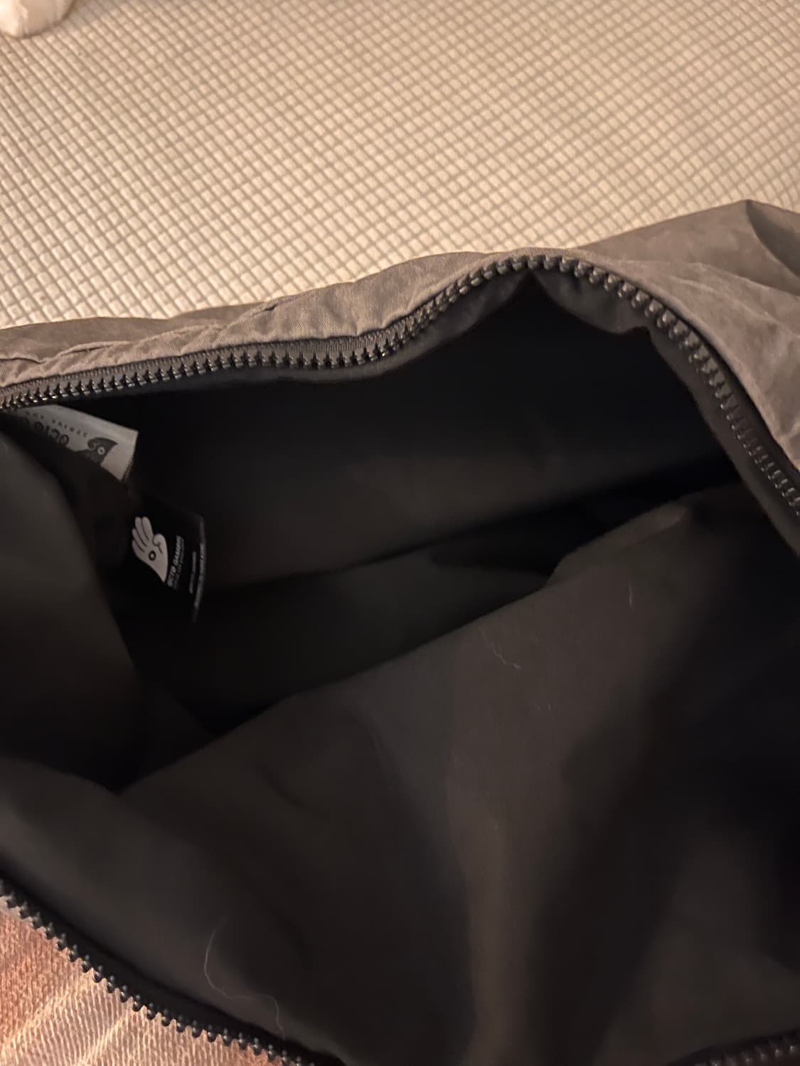 Octo Gambol 챠콜 크로스백 해 상품이미지5