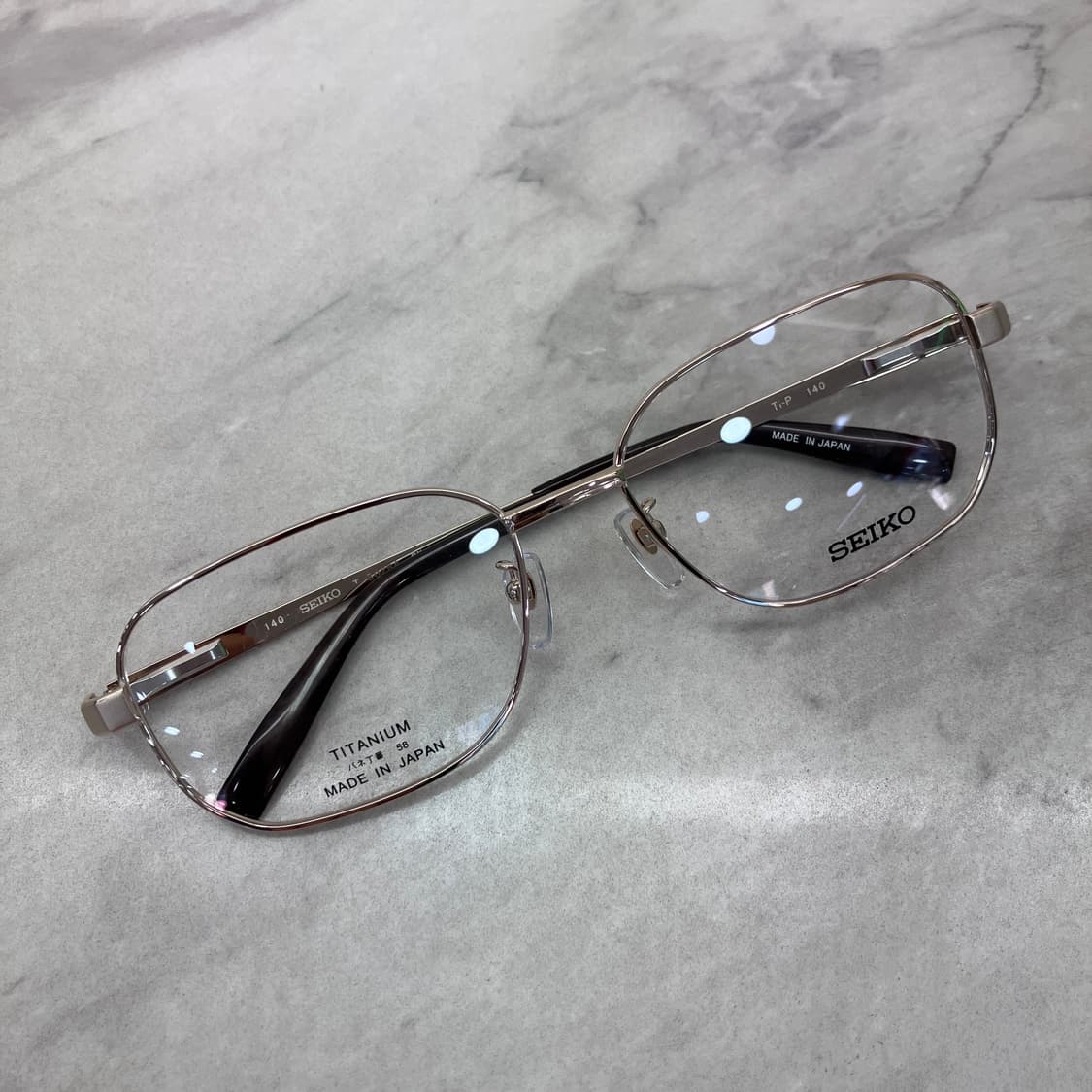 C84 세이코 SEIKO 빈티지 골드 스퀘어 B-Titan 메탈테 안경 상품이미지1
