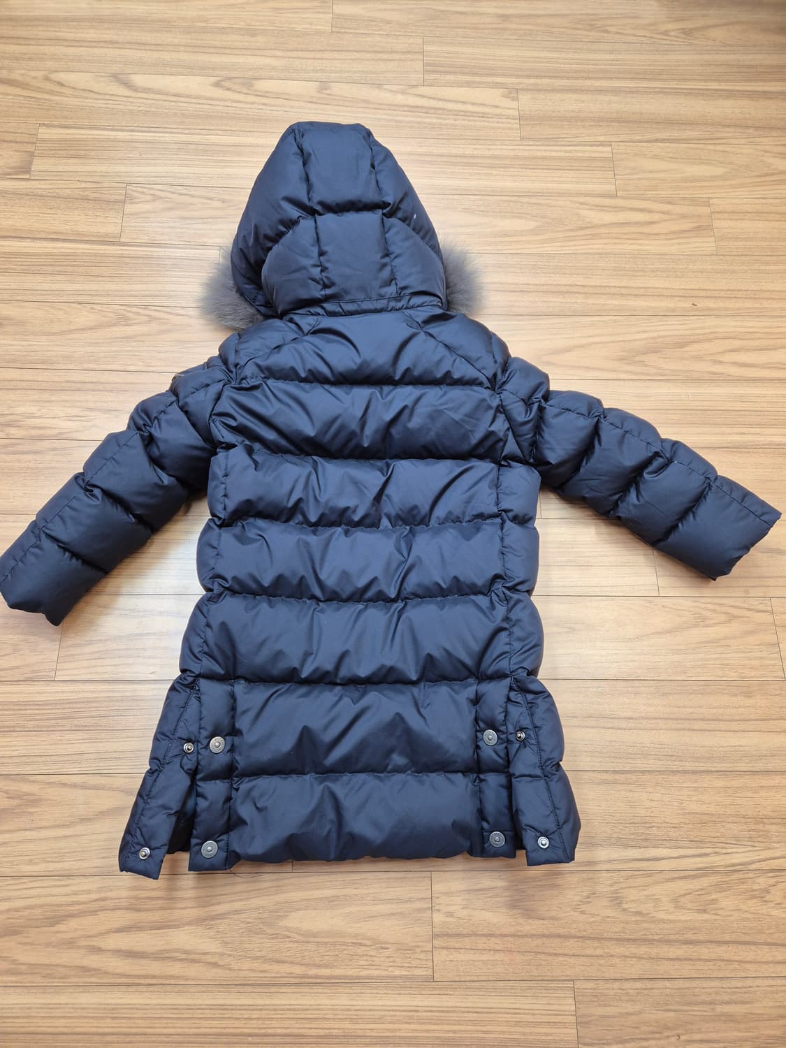 닥스 키즈 아동 패딩 110사이즈입니다. 솜털, 깃털 충전재로 가볍고 따 상품이미지2