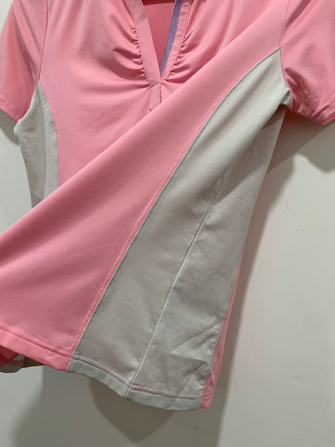 (빈티지) GU sports 브이넥 핑크 투톤 셔링 카라 슬림핏 반팔티 상품이미지7