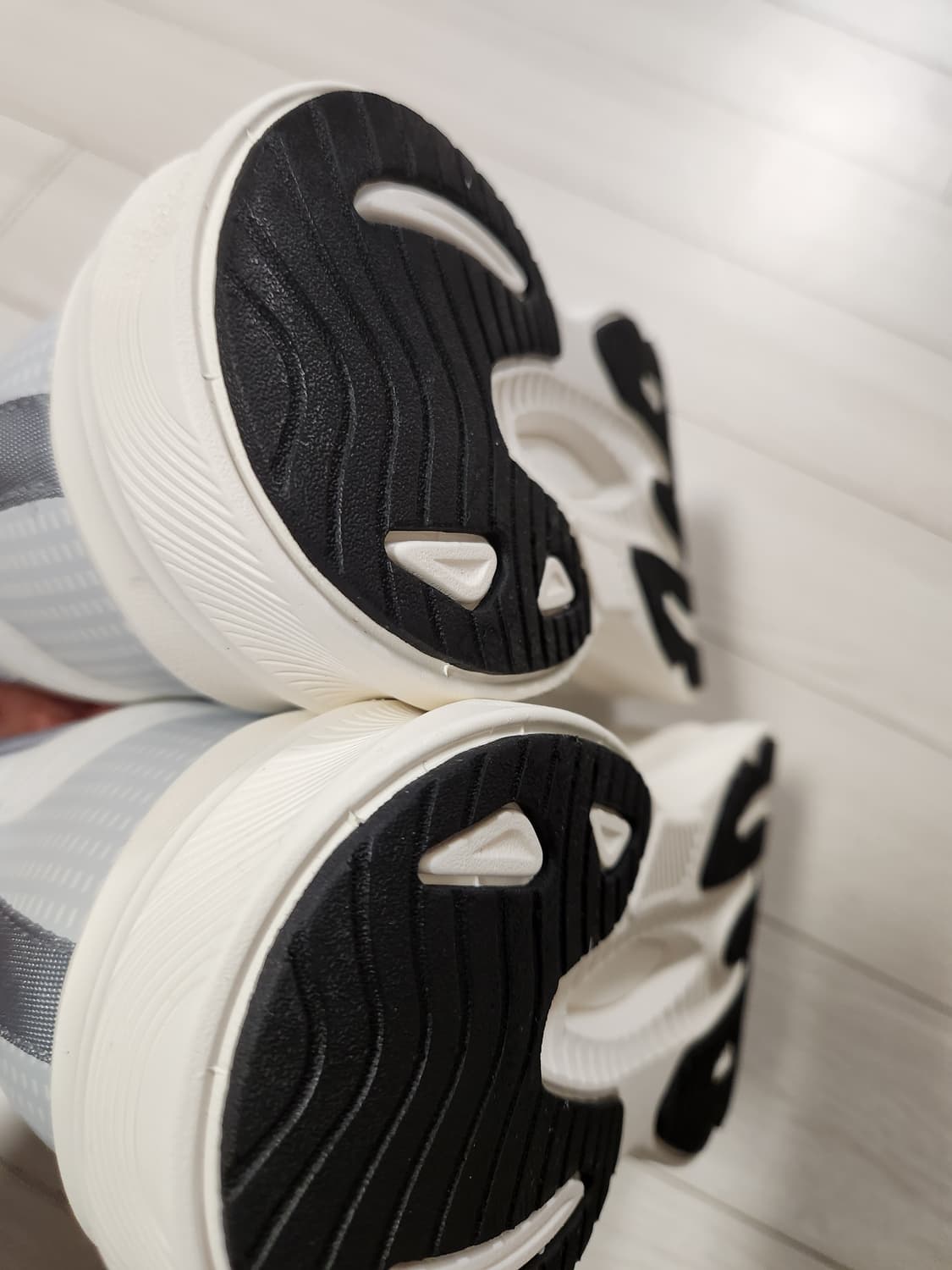 새상품급)르까프 운동화 액티브 러너 남여공용 러닝화 워킹화 사이즈255
 상품이미지8