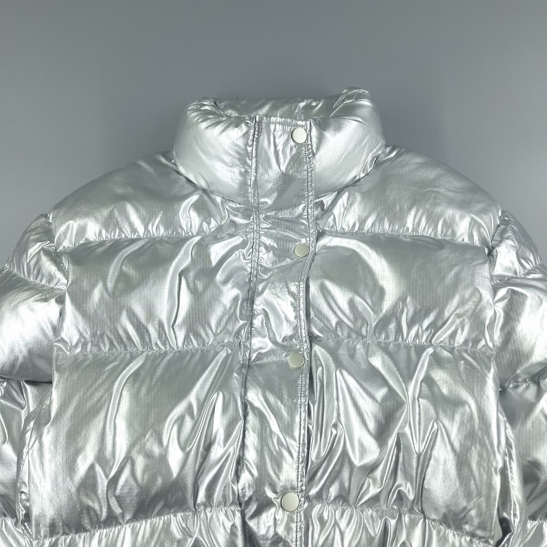MATERIAL DEPT 실버 유광 메탈릭 히든지퍼 크롭 솜패딩 점퍼 상품이미지4